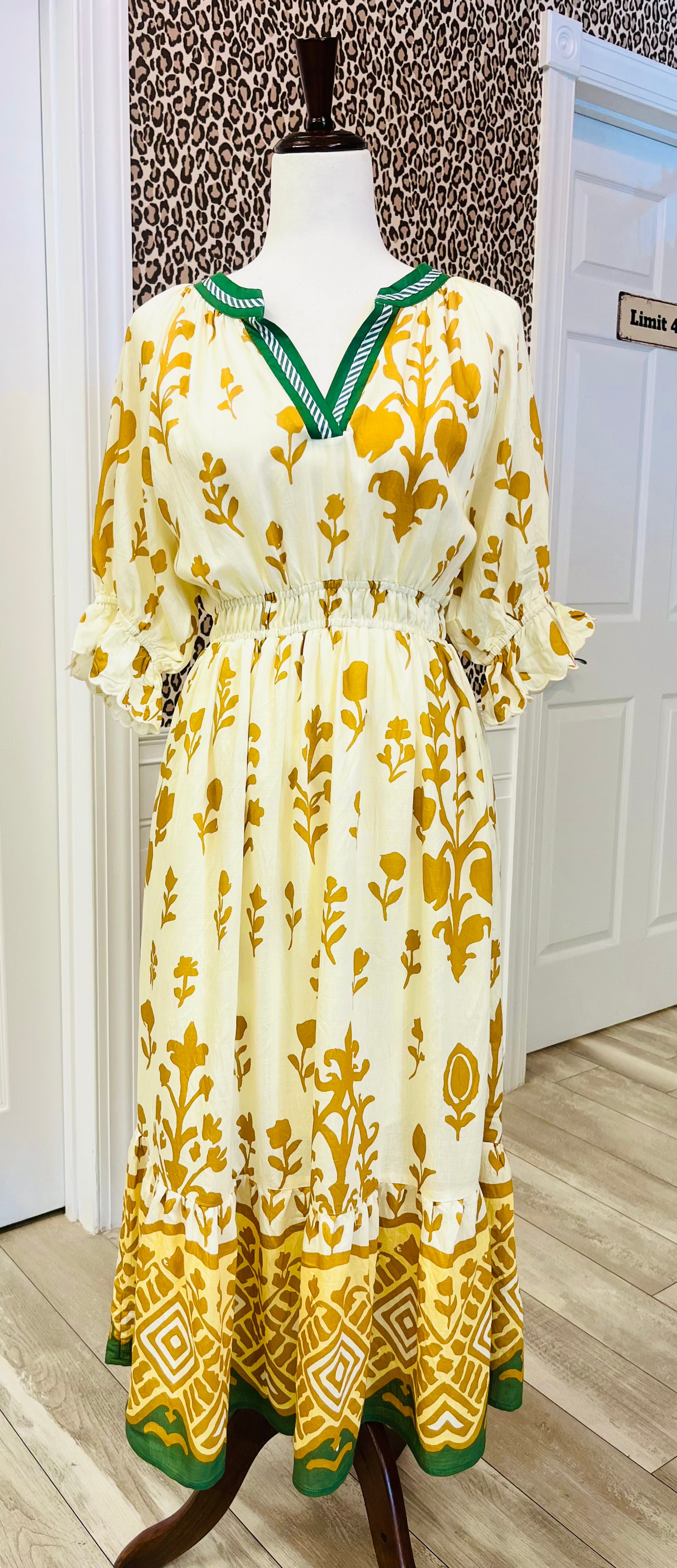 Women's Umgee Smocked Yellow Floral Split Neck Dress – Mini Mee