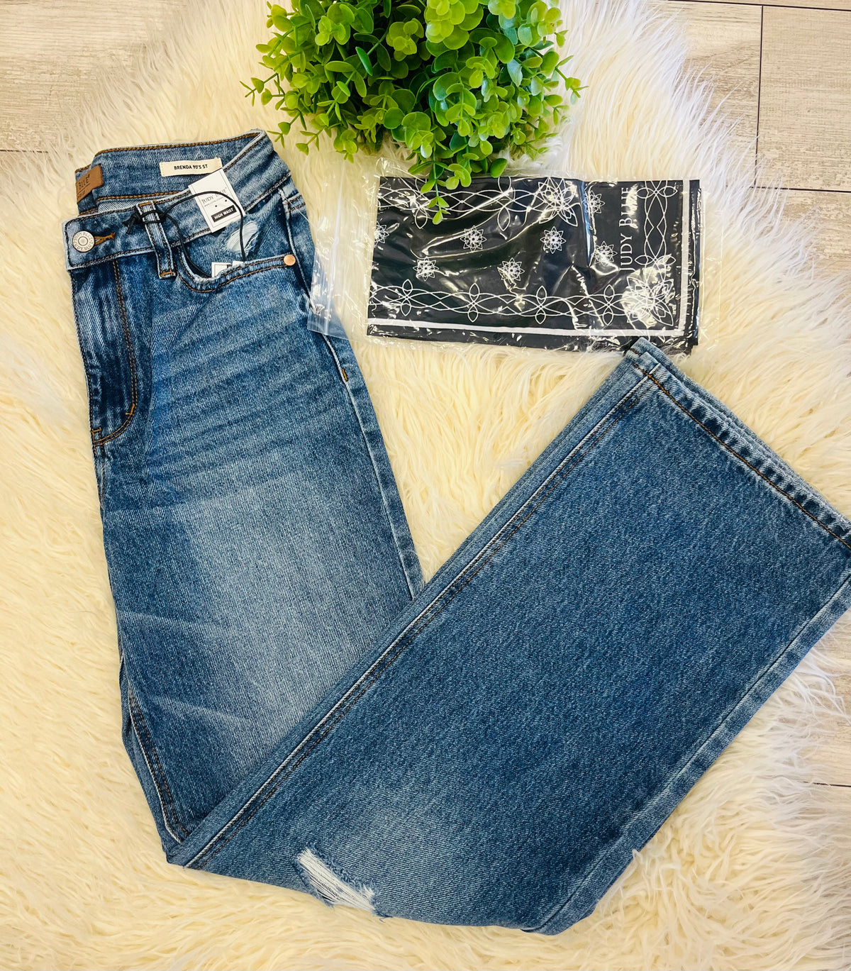 Women’s Judy Blue Brenda 90’s Straight Jeans 1190 W/ Bandana Loop