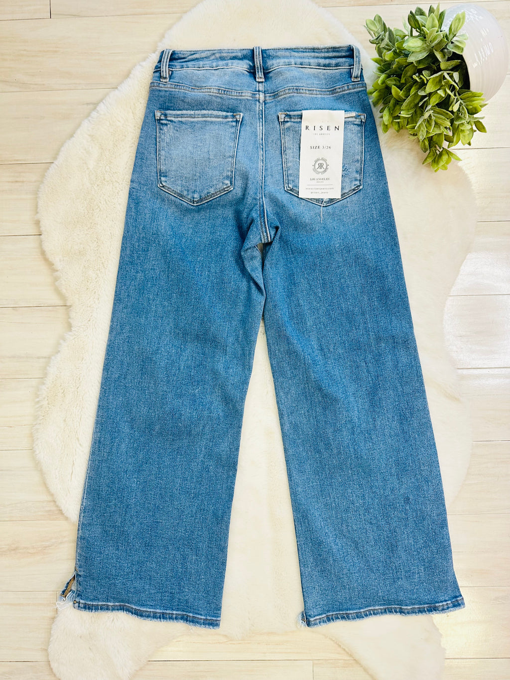 Women’s Risen Mid Rise Jeans Style 1916
