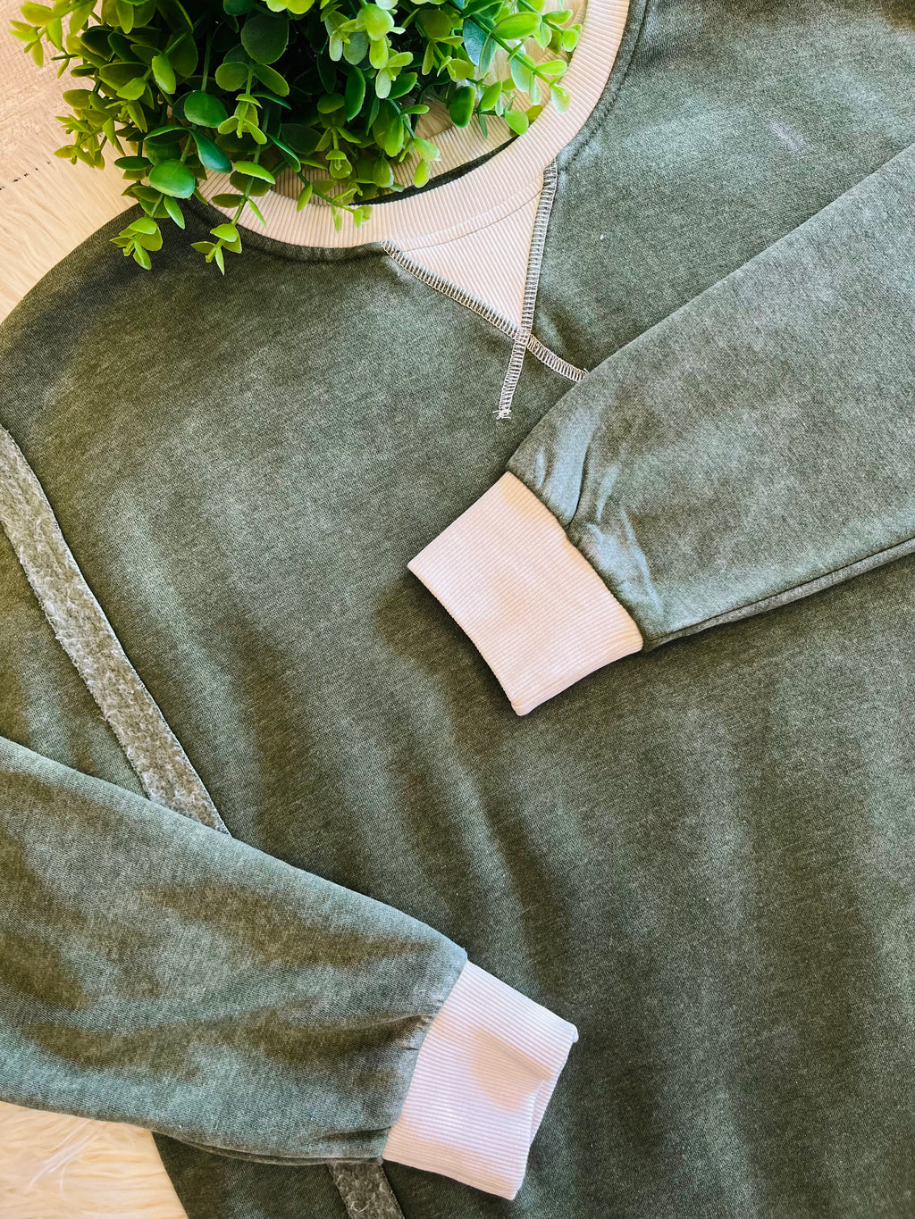 Women’s Zenana Washed Exposed Seam Sweatshirt In Olive Green