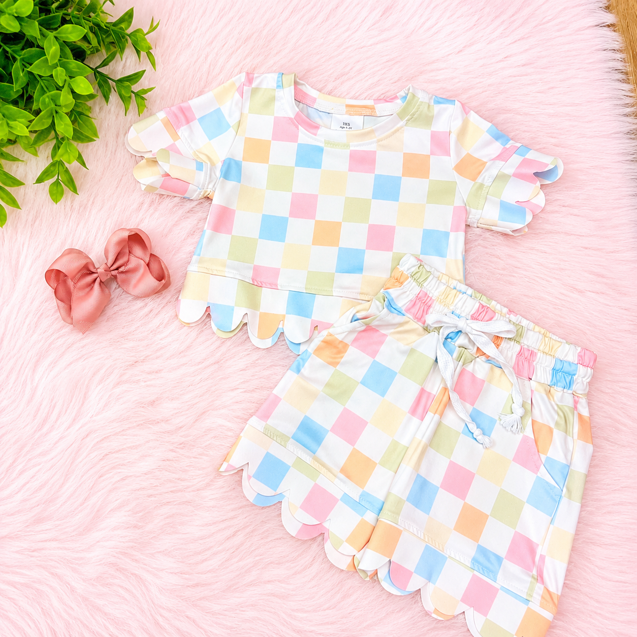Girl’s Scalloped Checkered Short Outfit Set