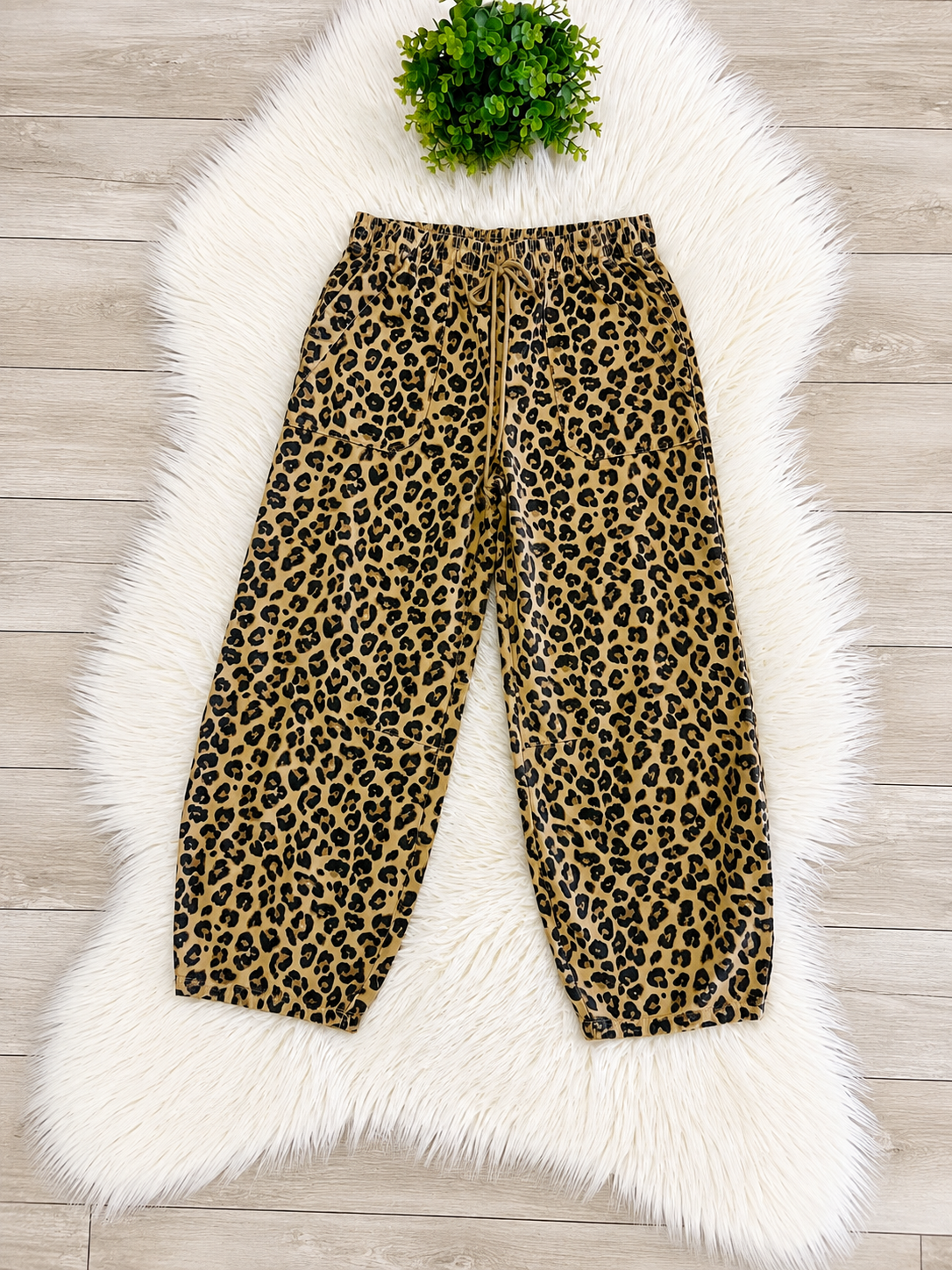 Women’s Leopard Print Barrel Drawstring Pants