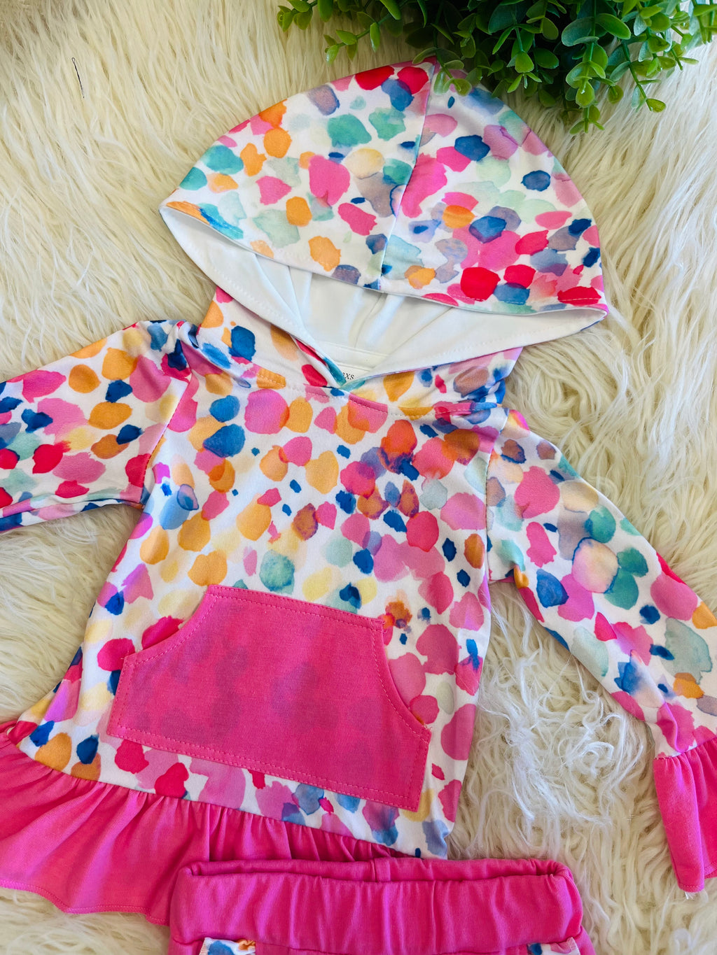 Girl’s Colorful Watercolor- Spot Ruffle Pink Kangaroo Pocket Outfit
