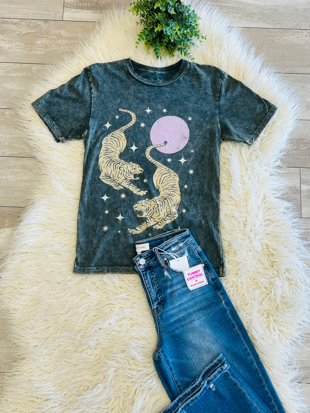 Women’s Lotus Fashion Twin Tigers Graphic Tee