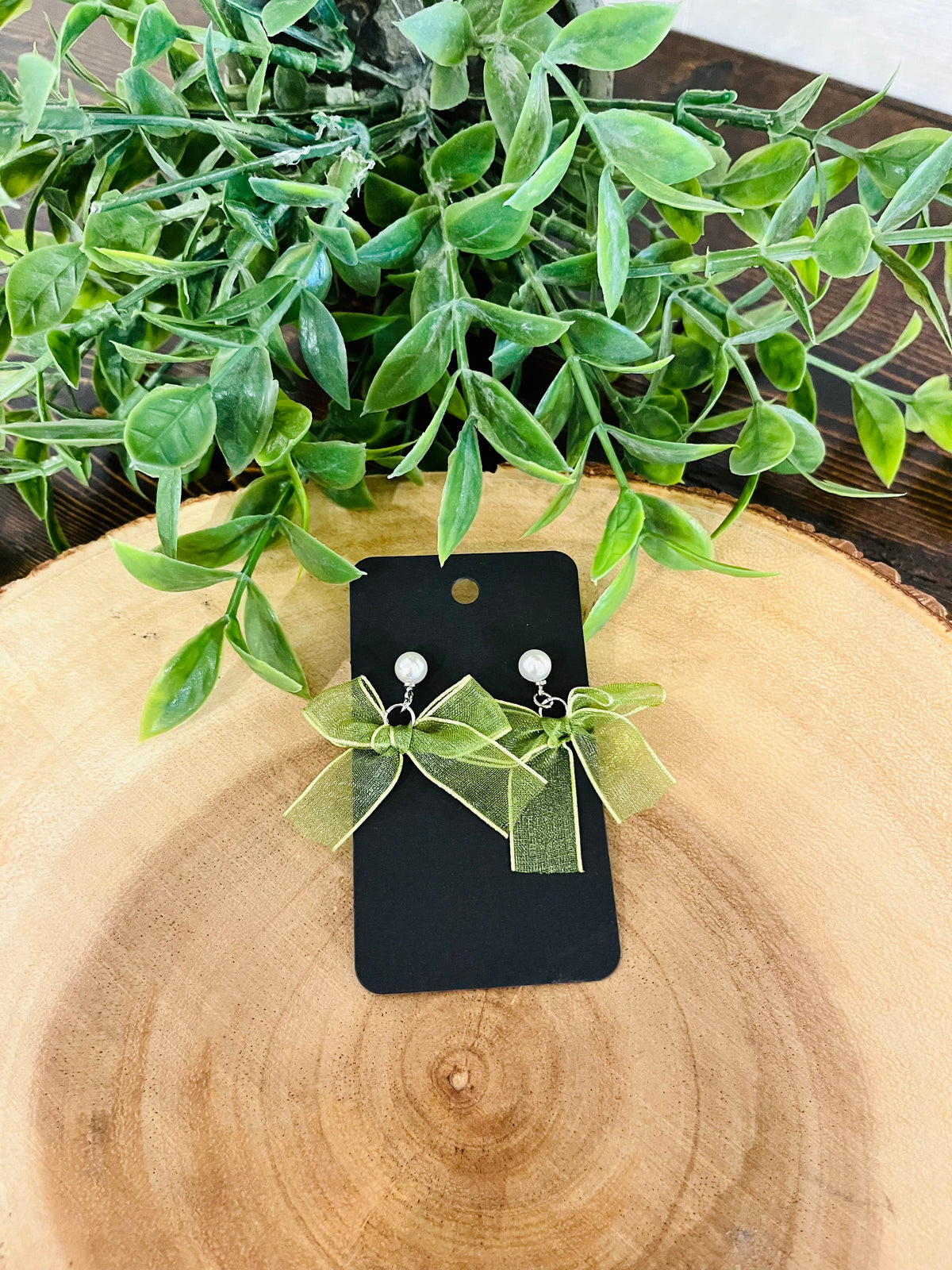 Women’s  Green Bow and Pearl Dangle Earrings