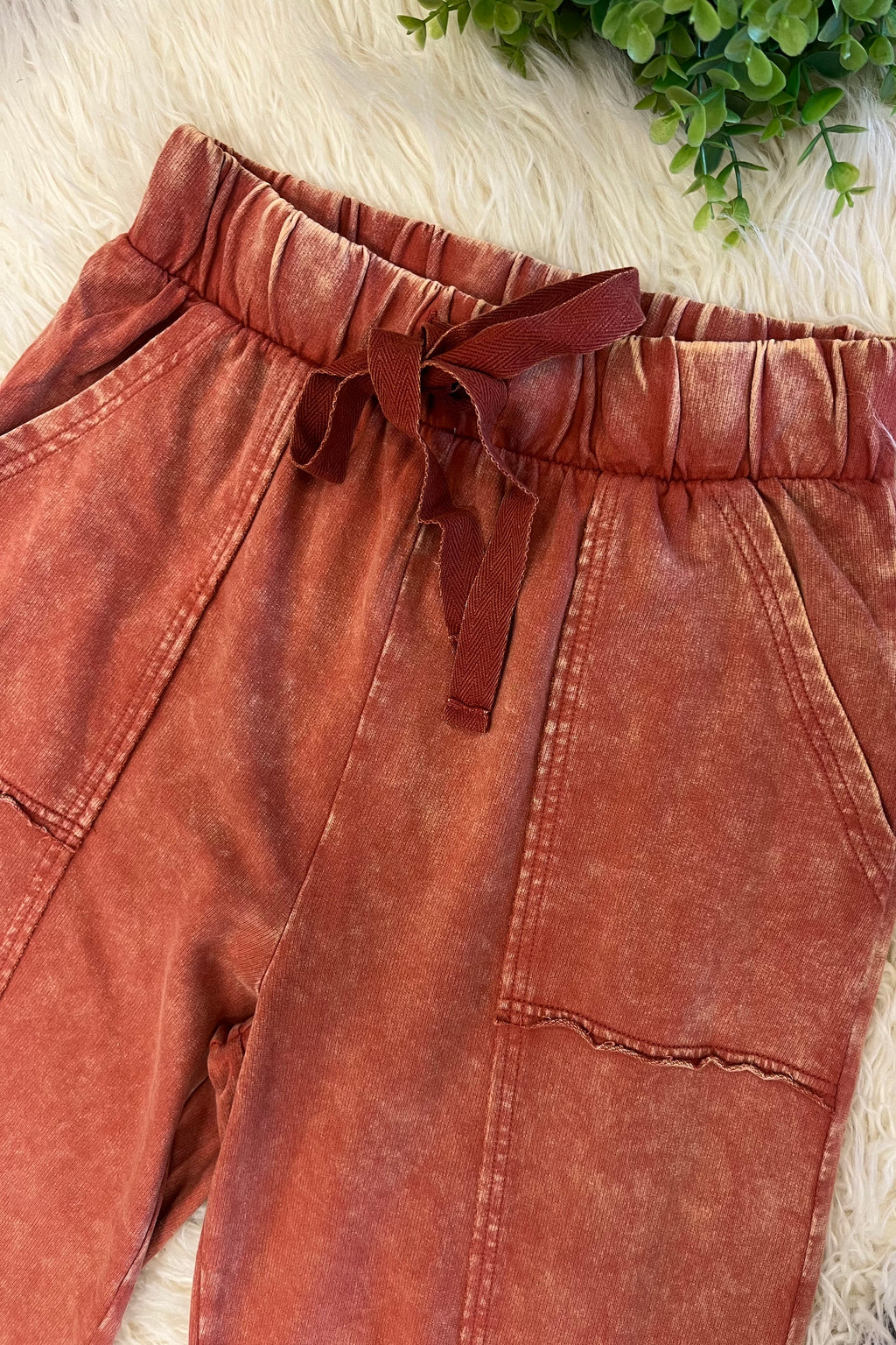 Women’s Zenana Exposed- Seam Flare Hem Pants With Pockets In Rust