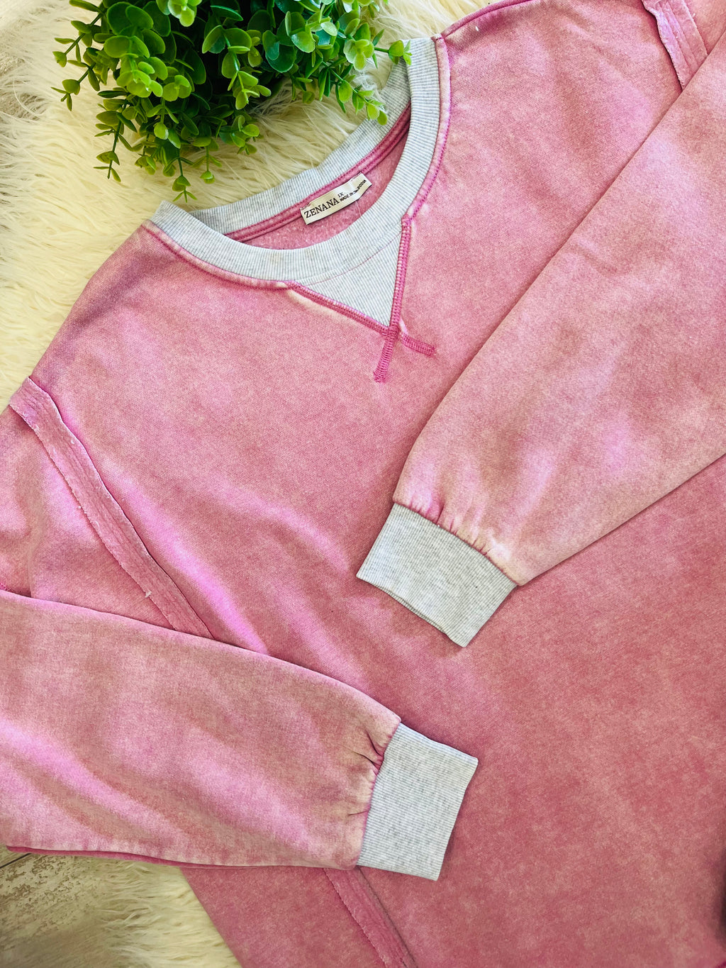 Women’s Curvy Zenana Washed Exposed Seam Sweatshirt In Vintage Pink