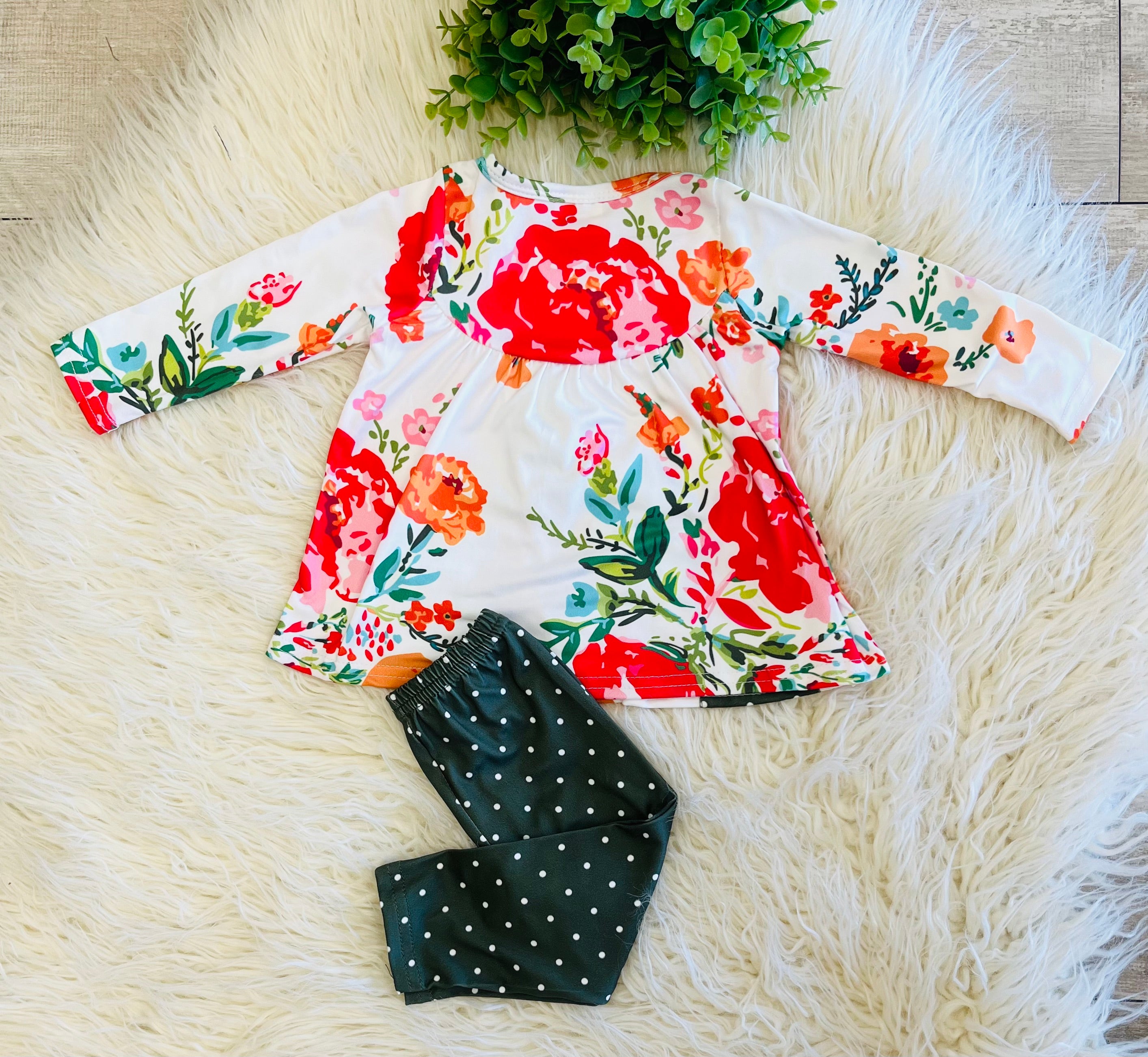 Girl’s Floral white Polka Dot Outfit