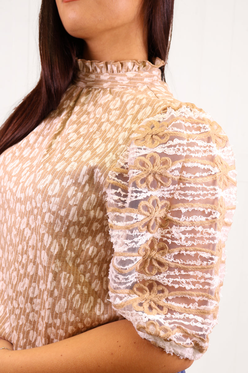 VOY Cheetah Puff Sleeve Top