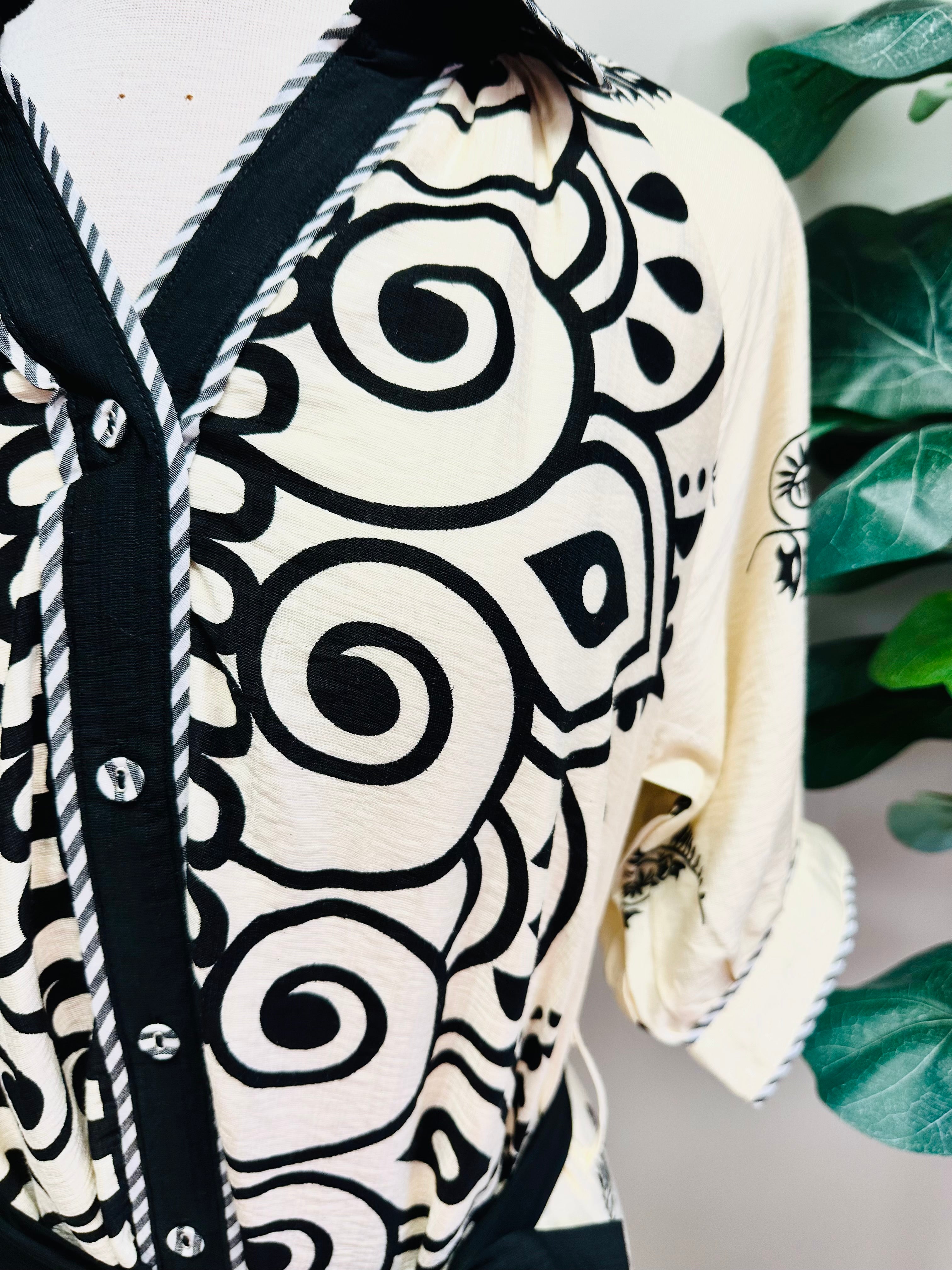 Women’s Umgee Cream & Black Abstract Print Belted Dress