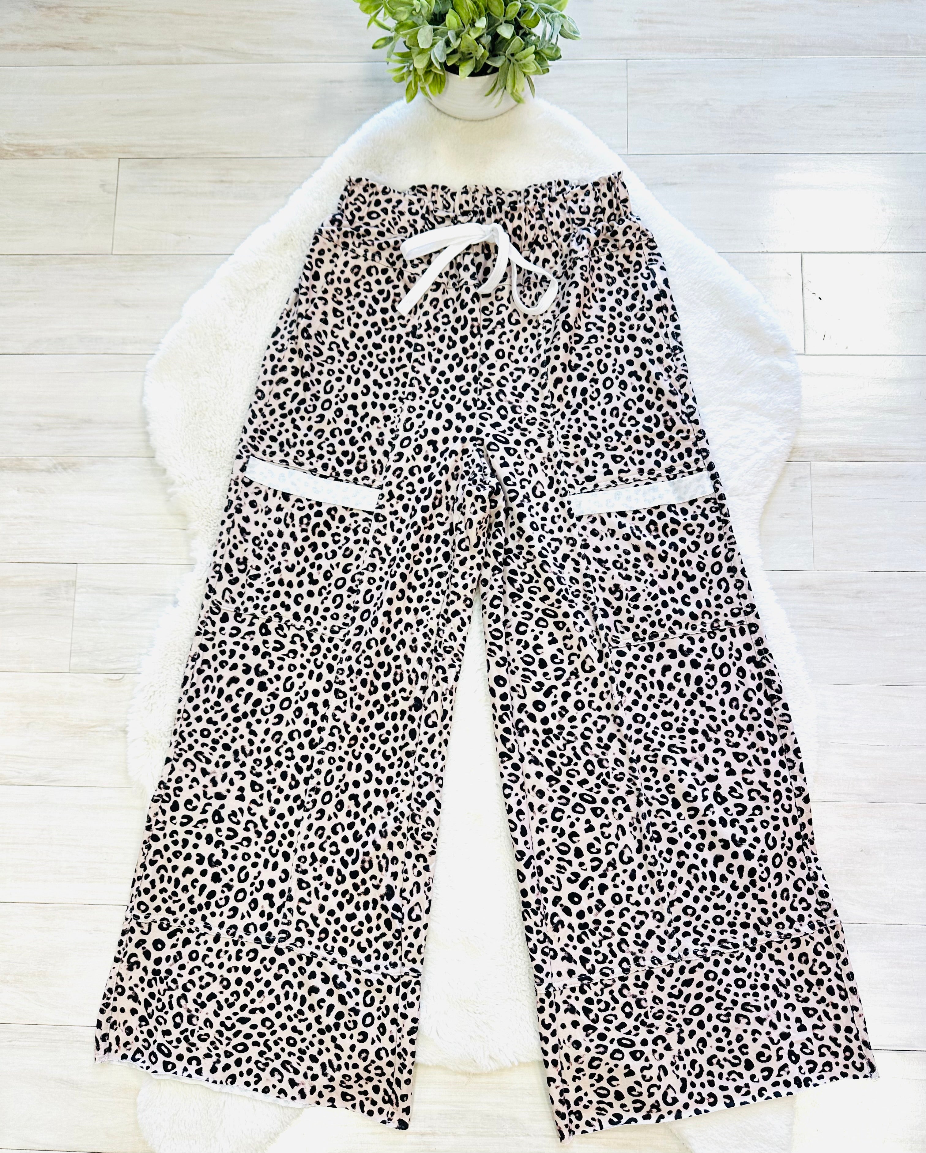 Women’s Evermmee Cheetah Wide- Leg Pants