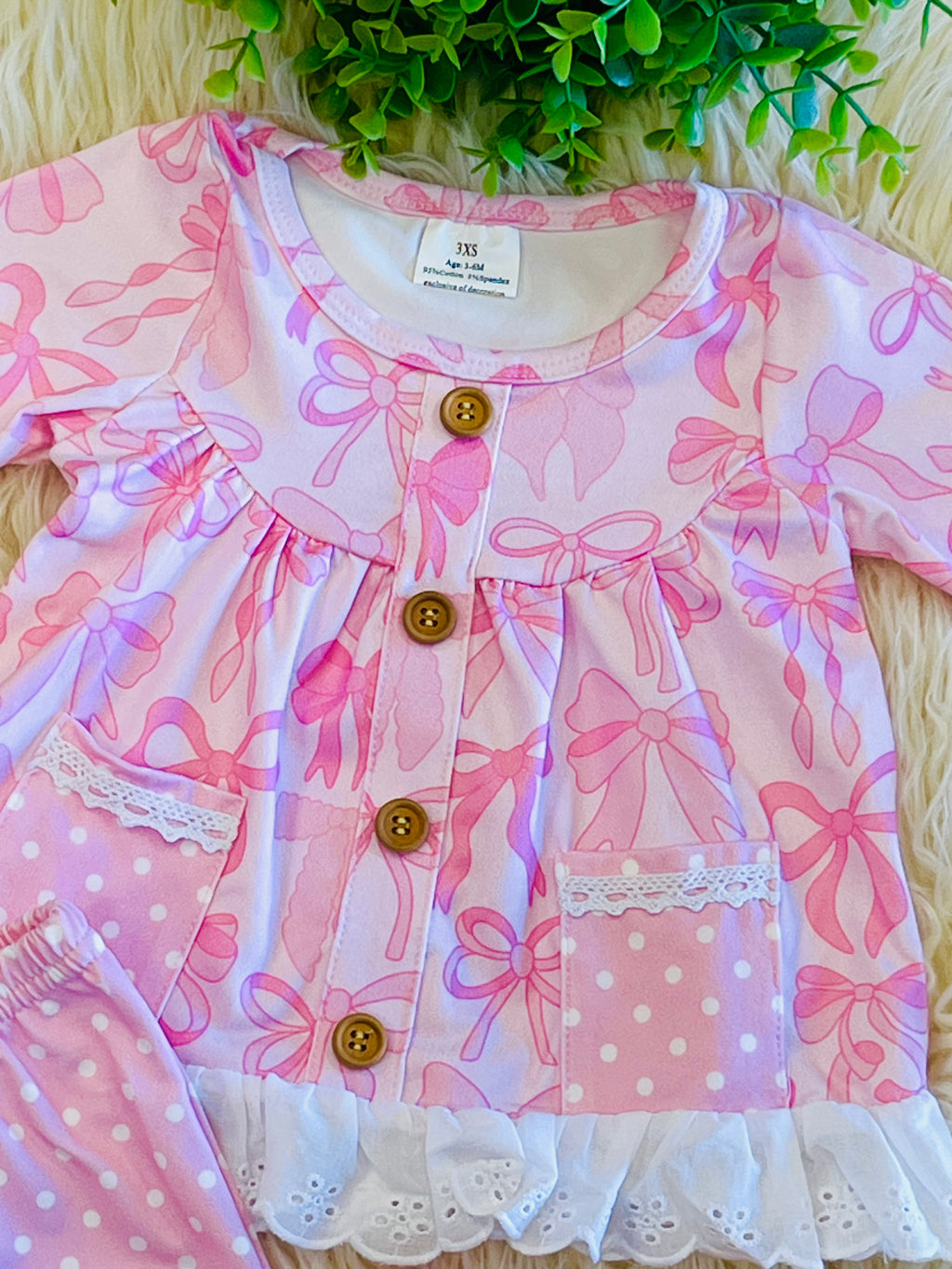 Girl’s Pink Dotted Bow Outfit