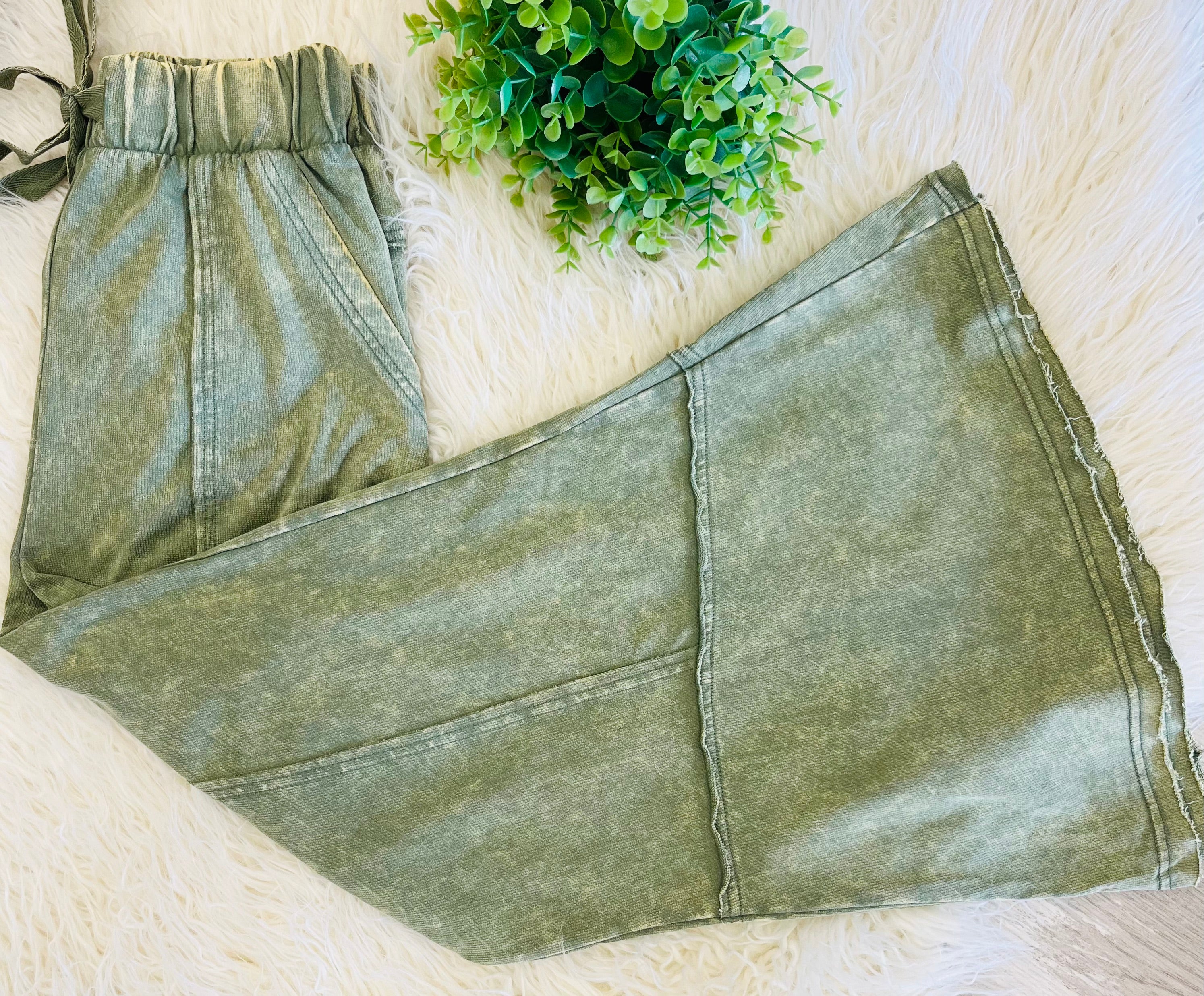Women’s Zenana Exposed- Seam Flare Hem Pants With Pockets In Light Olive