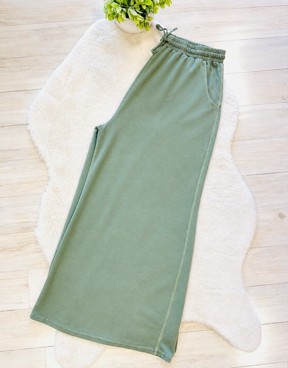 Women’s Curvy Petite Zenana Enzyme Wash Jade Wide- Leg Pants
