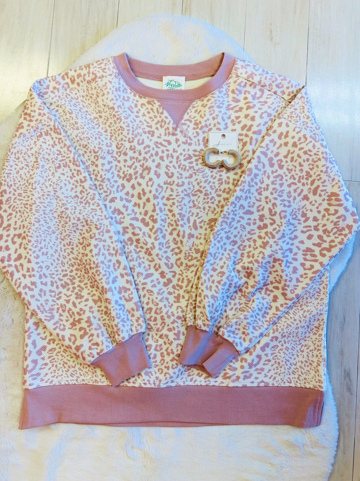 Women’s pink Cheetah print top-true to size