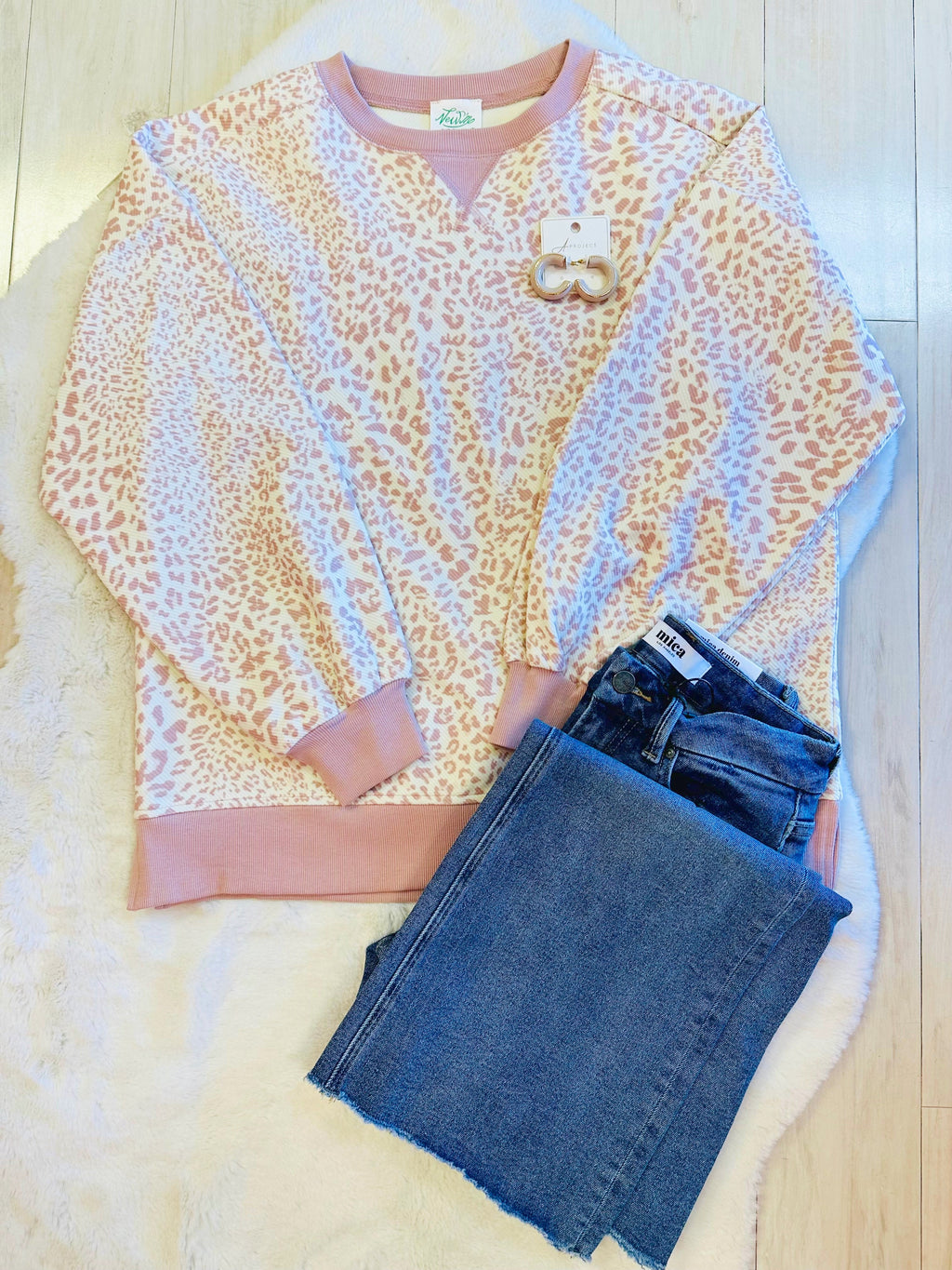 Women’s pink Cheetah print top-true to size
