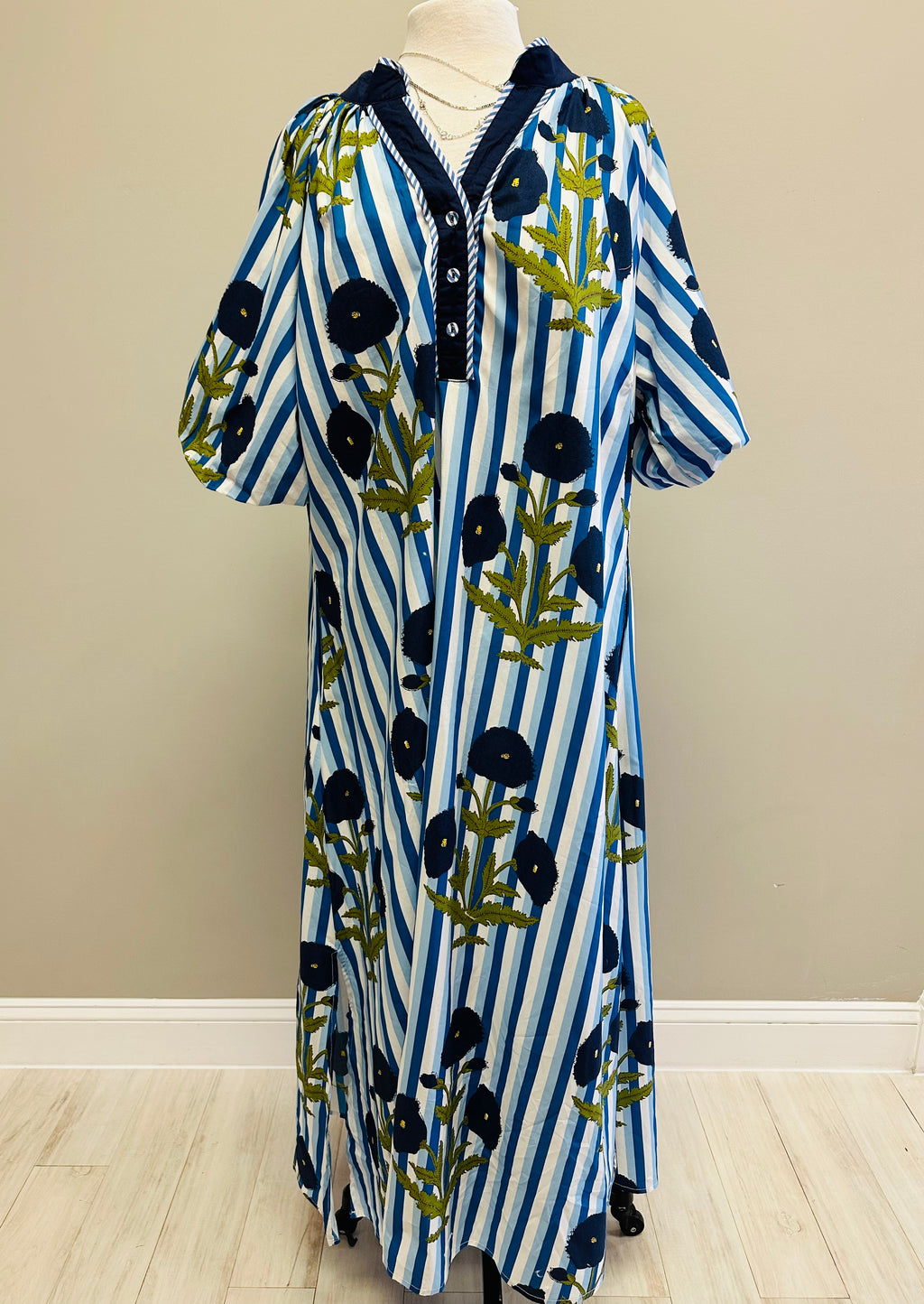 Women’s blue and navy floral puff sleeve dress