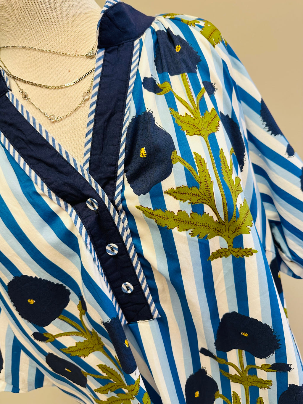 Women’s blue and navy floral puff sleeve dress
