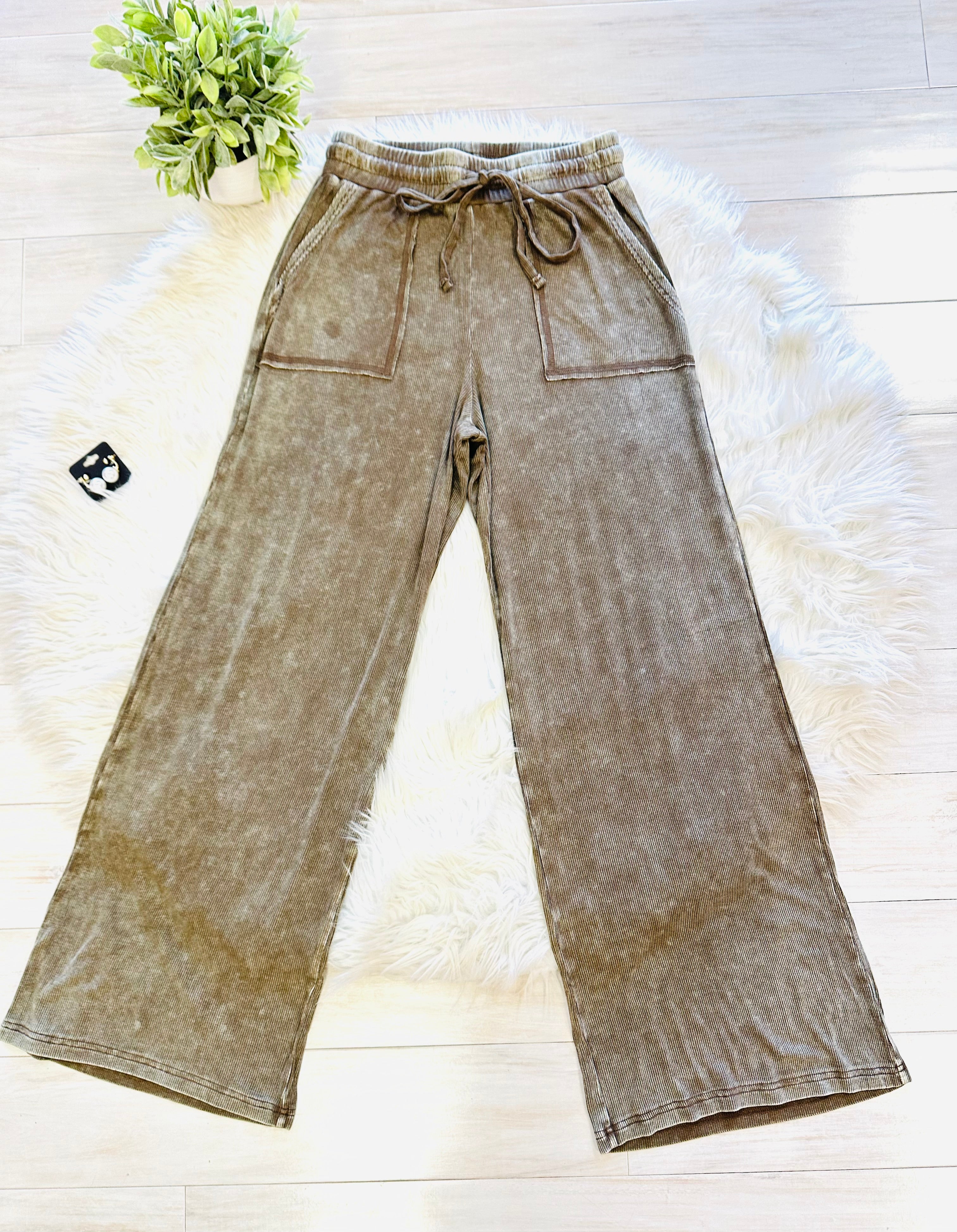 Women’s Zenana Brown Acid Wash Pant Set