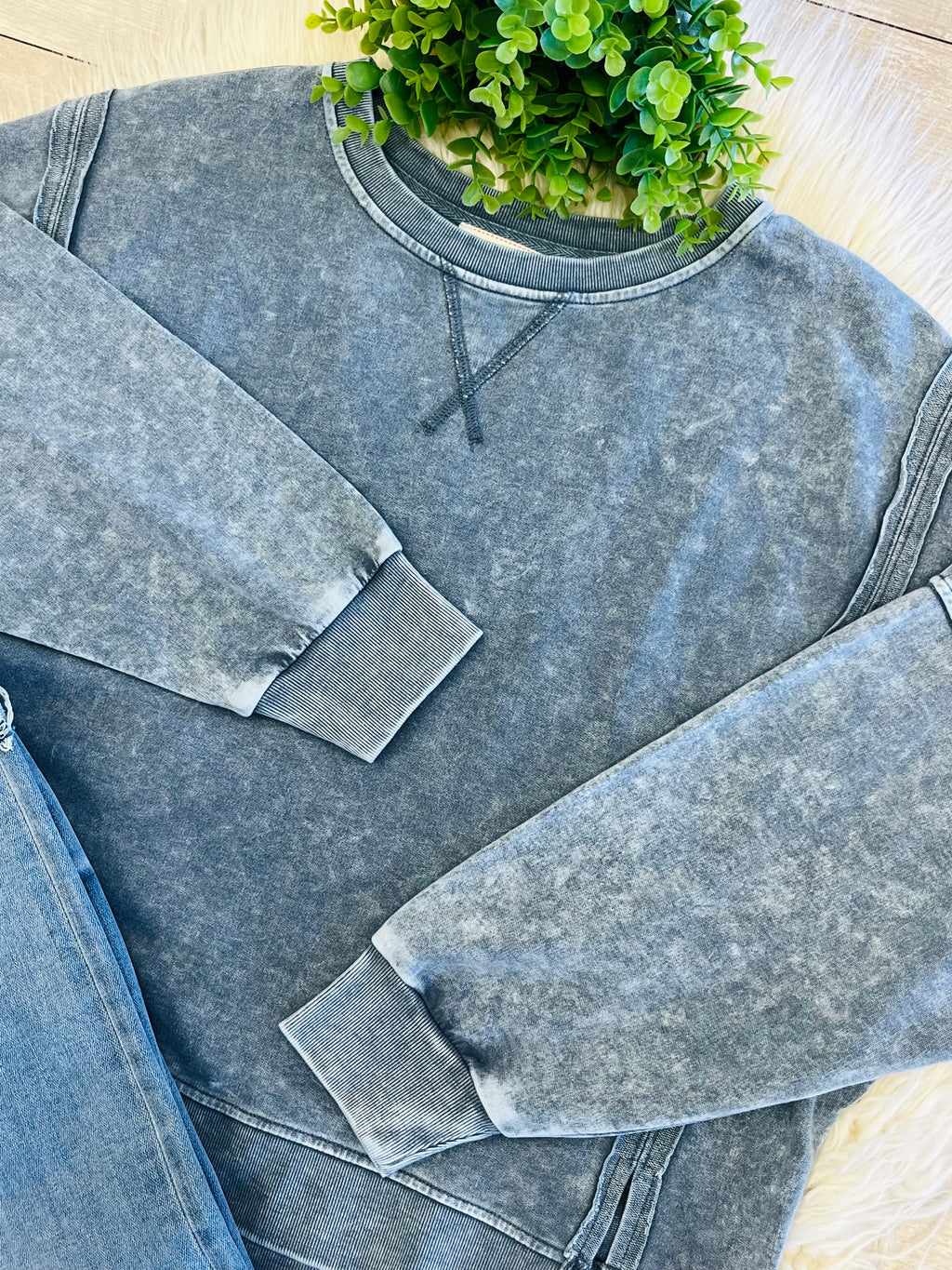 Women’s Acid Wash Long Sleeve Side Slit Knit Top In Indigo Blue
