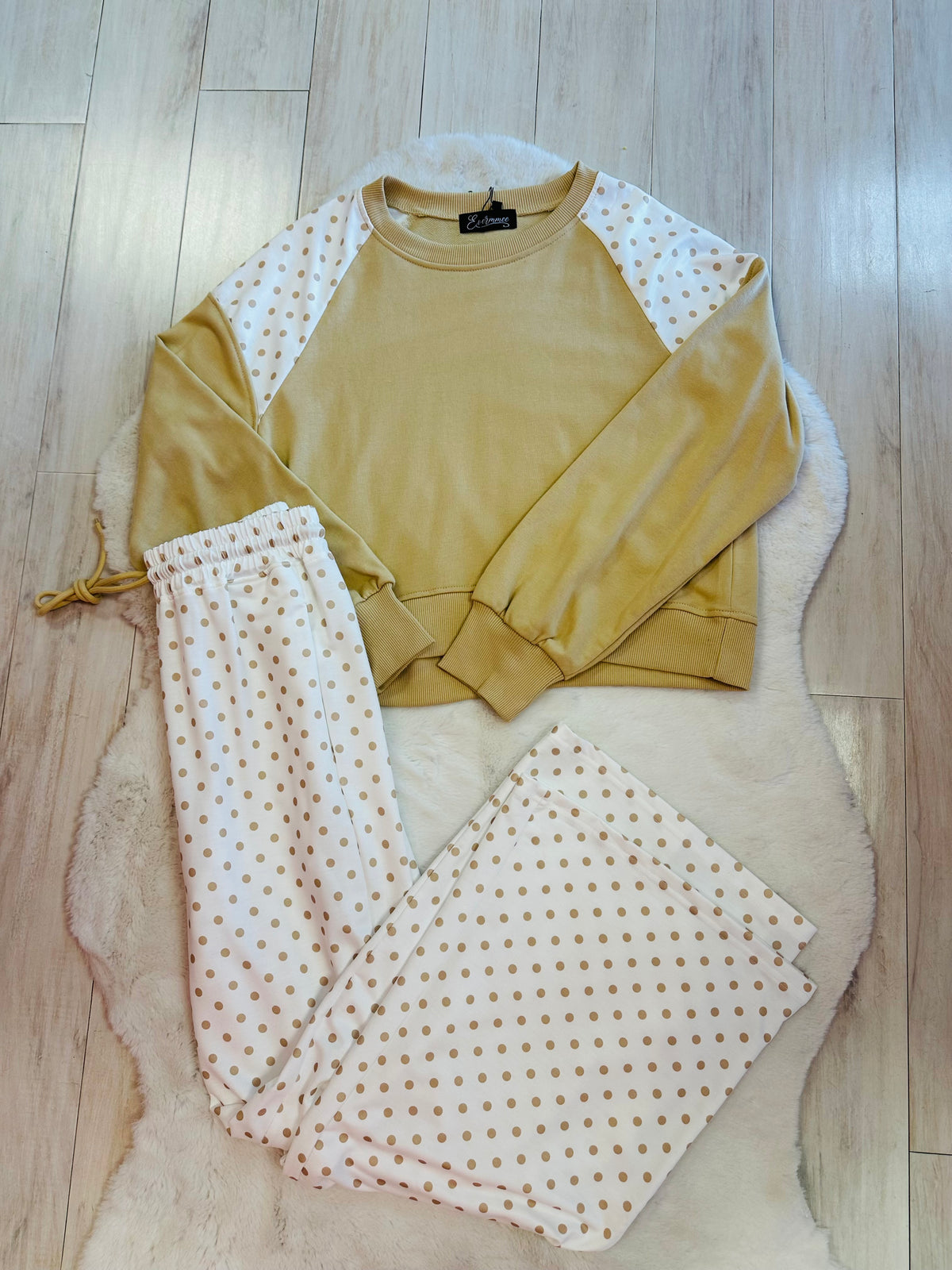 Women’s Evermmee tan polka dot pant set