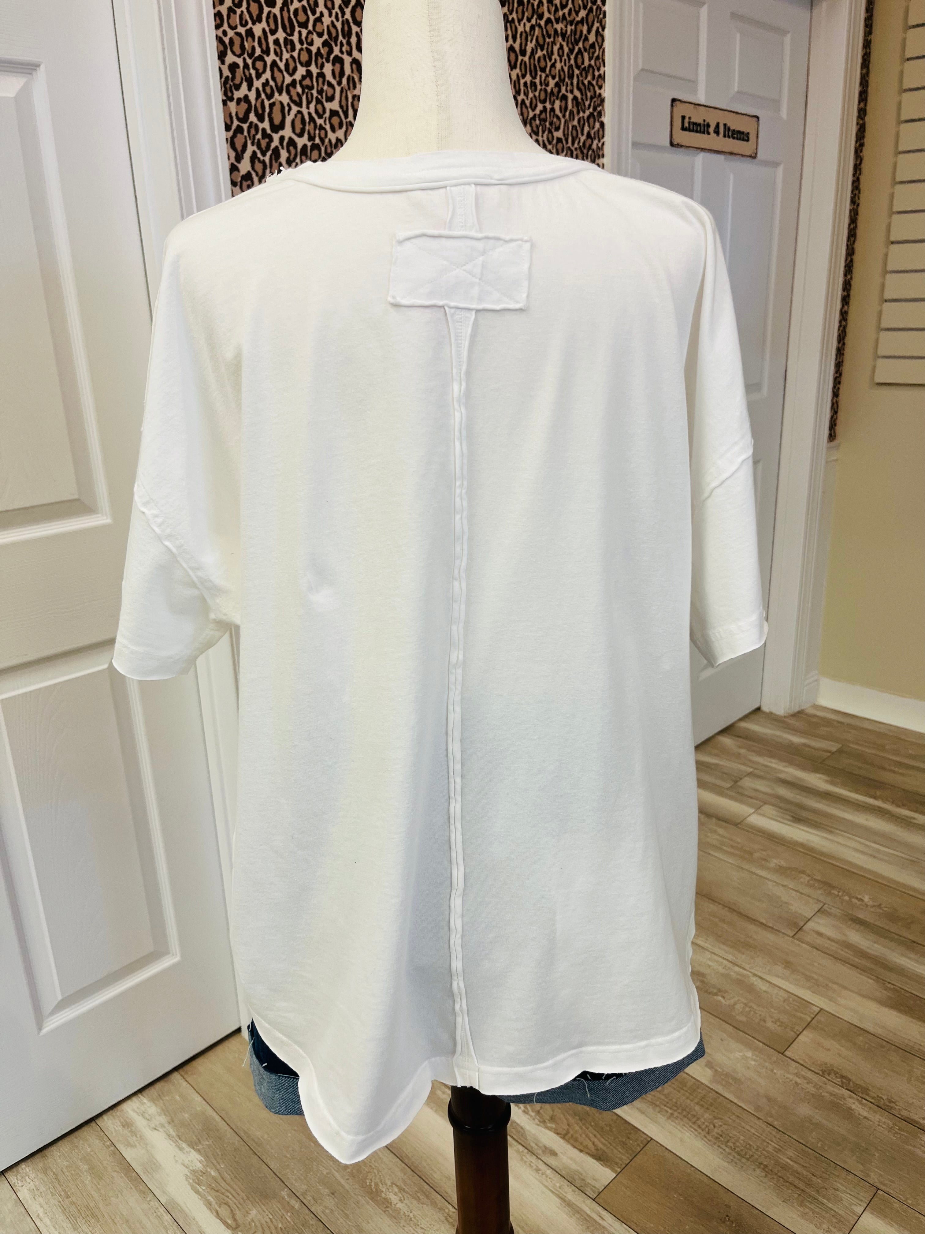 Women’s Curvy J.O.A White Round Neck Exposed Seam Top