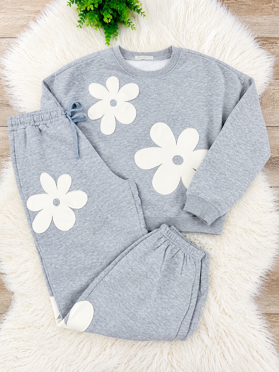 Women’s Double Zero Grey Daisy Two Piece Set