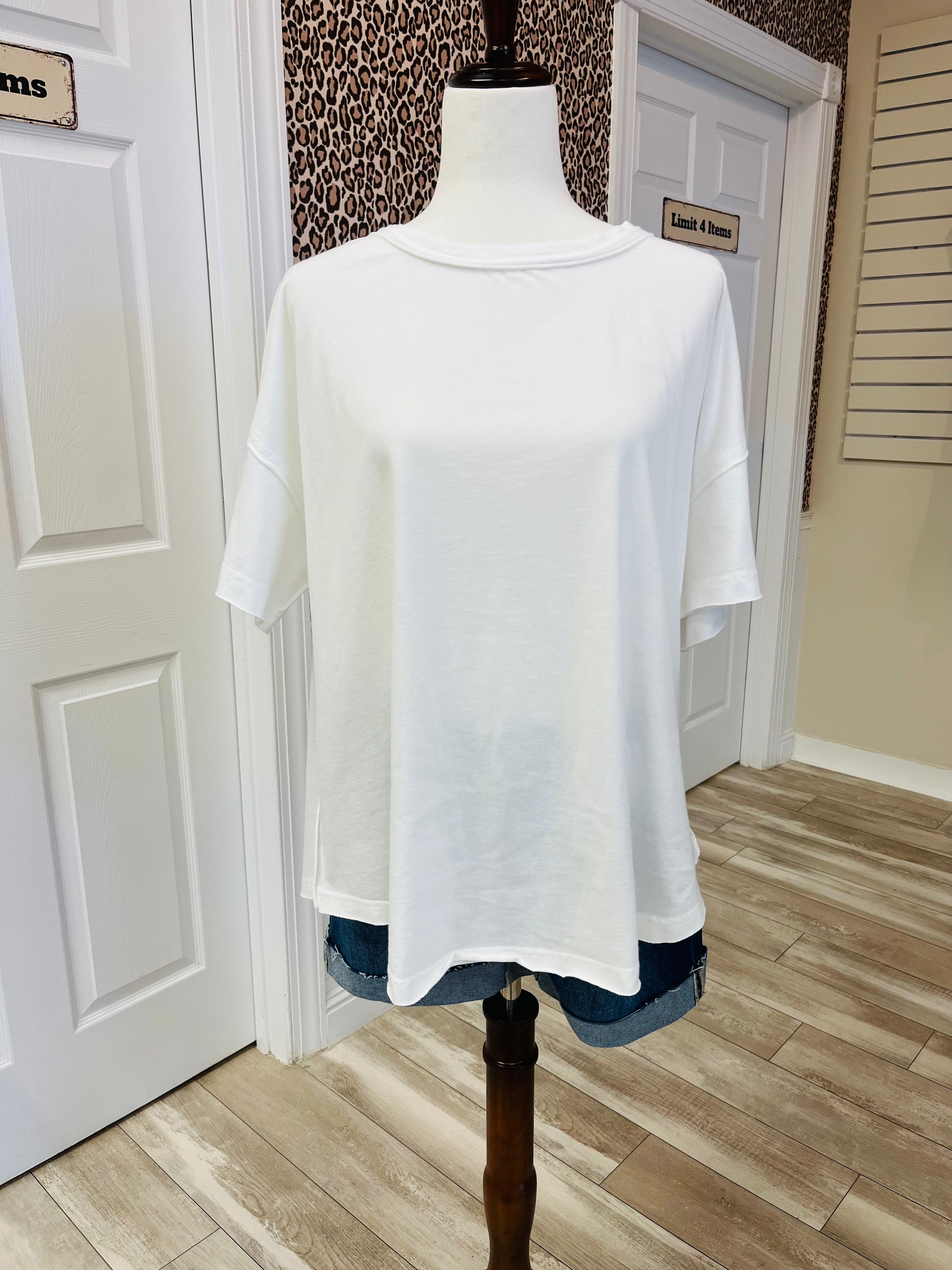 Women’s Curvy J.O.A White Round Neck Exposed Seam Top