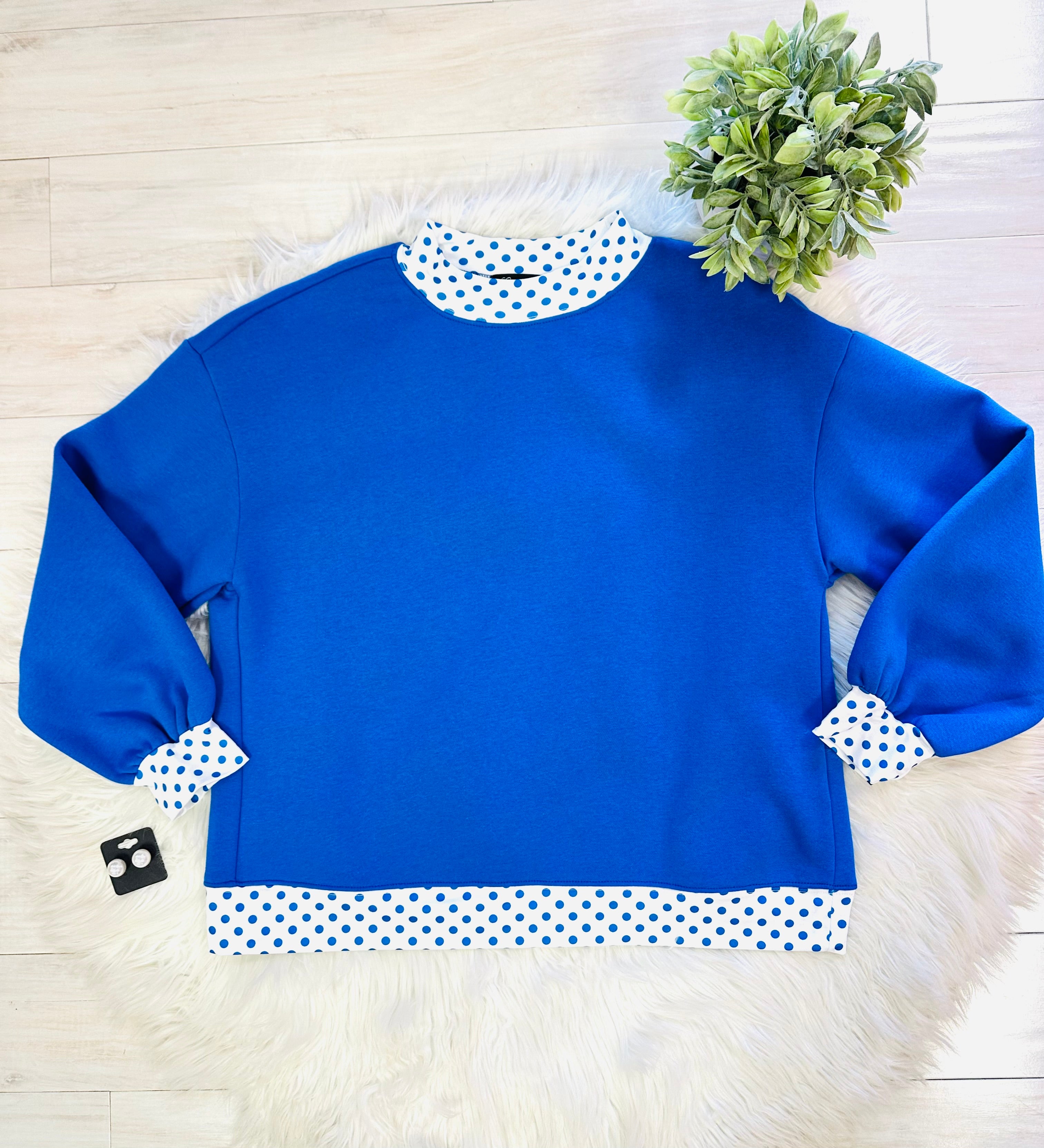 Women’s Evermmee Blue and White Polka Dot Short Set
