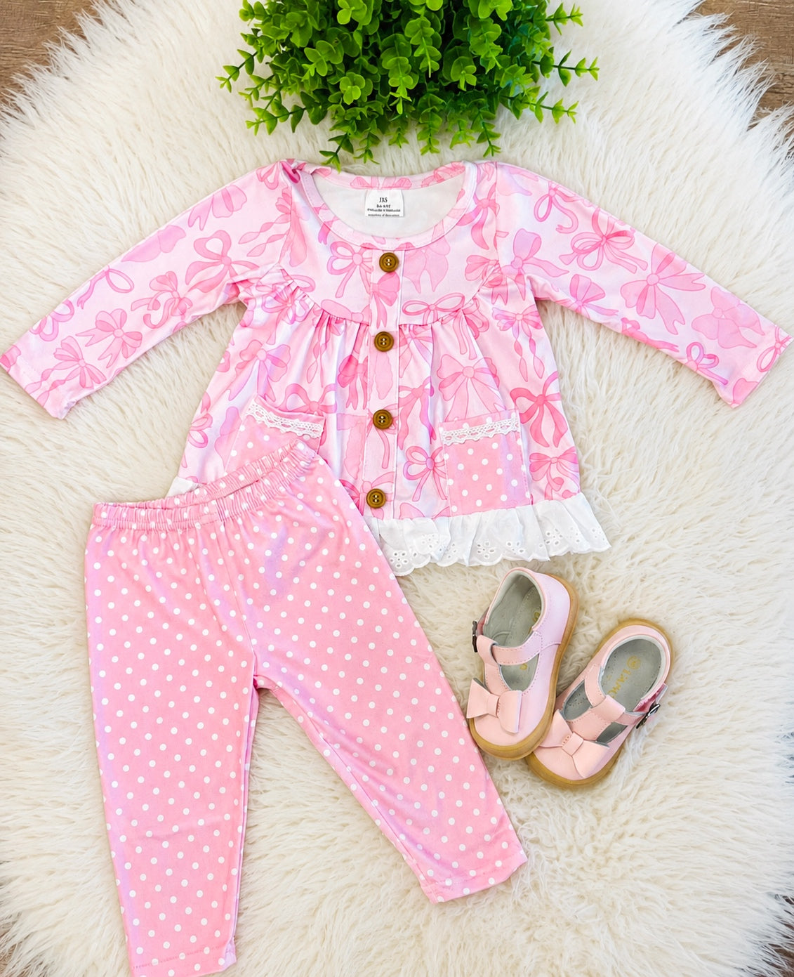 Girl’s Pink Dotted Bow Outfit