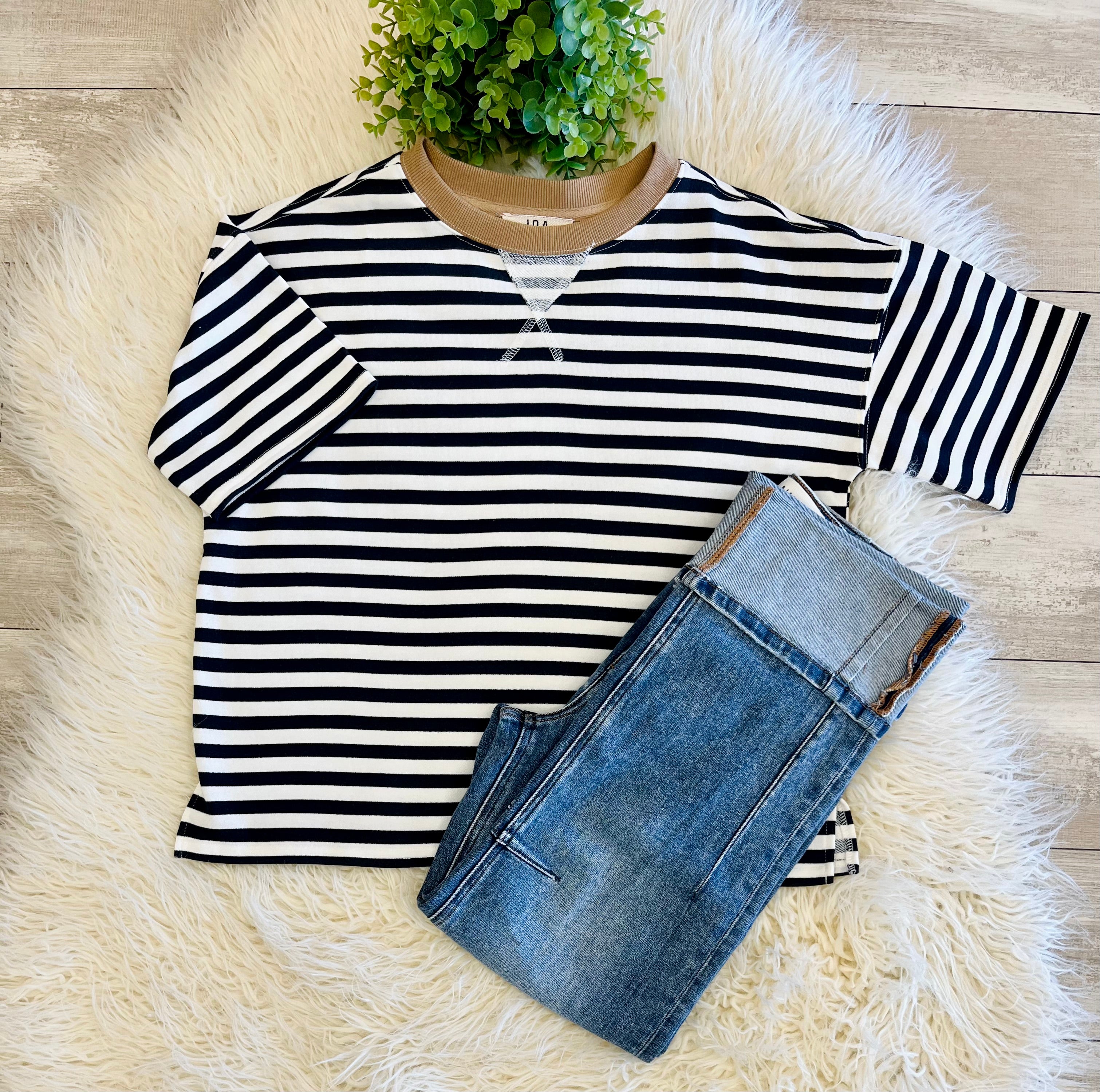 Women’s Navy Stripe Short Sleeve Knit Top