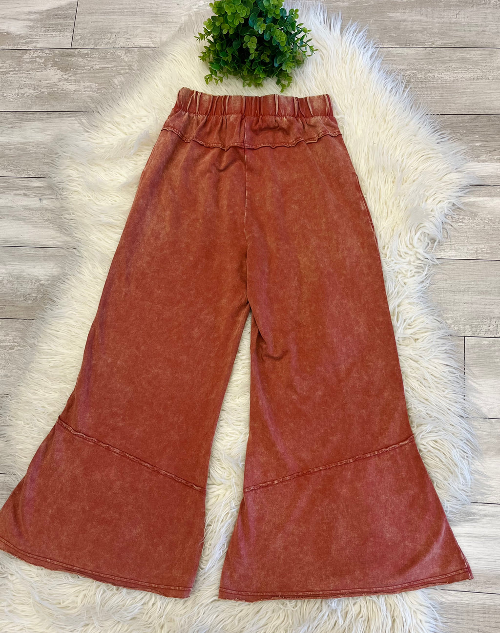 Women’s Zenana Exposed- Seam Flare Hem Pants With Pockets In Rust