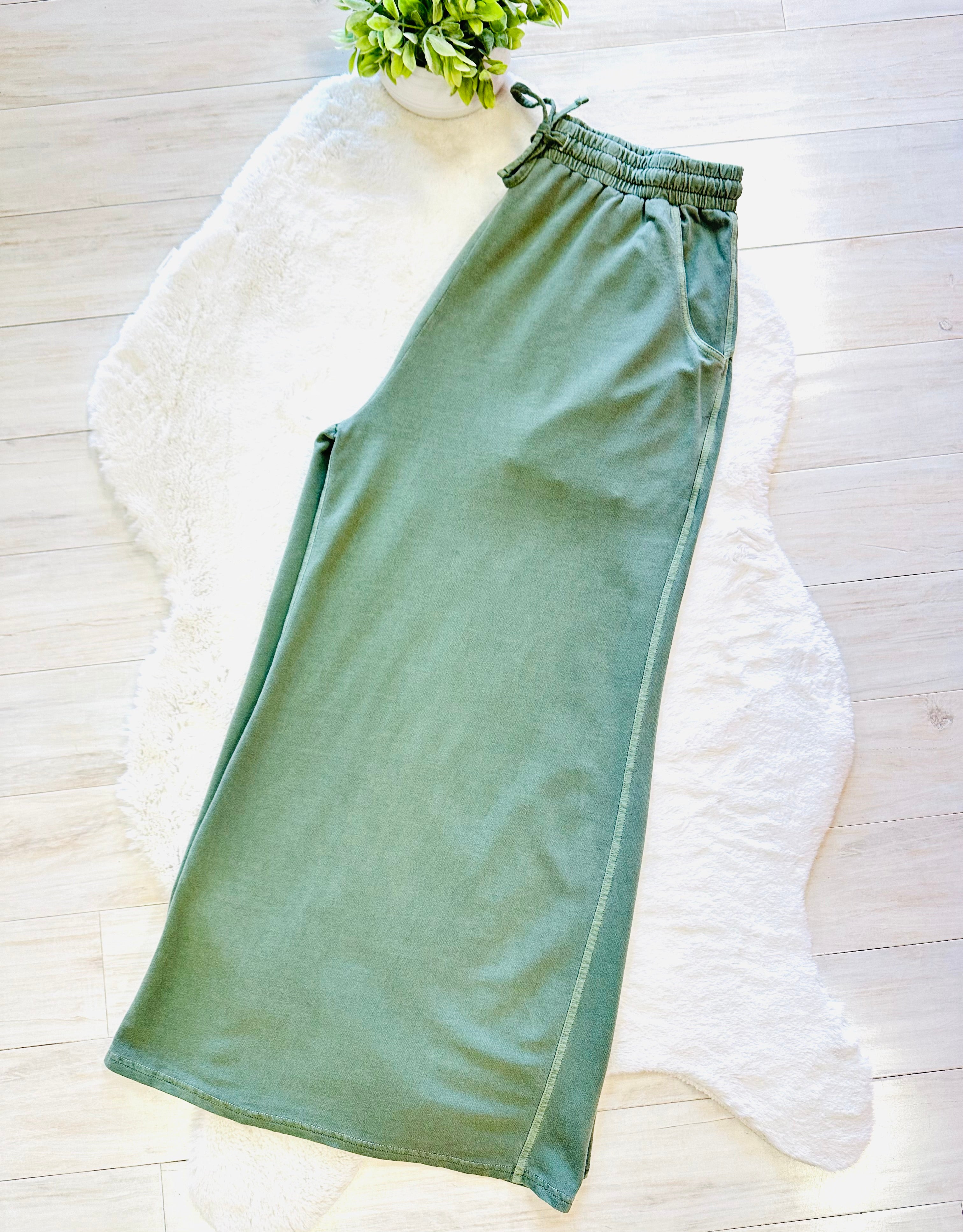 Women’s Curvy Petite Zenana Enzyme Wash Jade Wide- Leg Pants