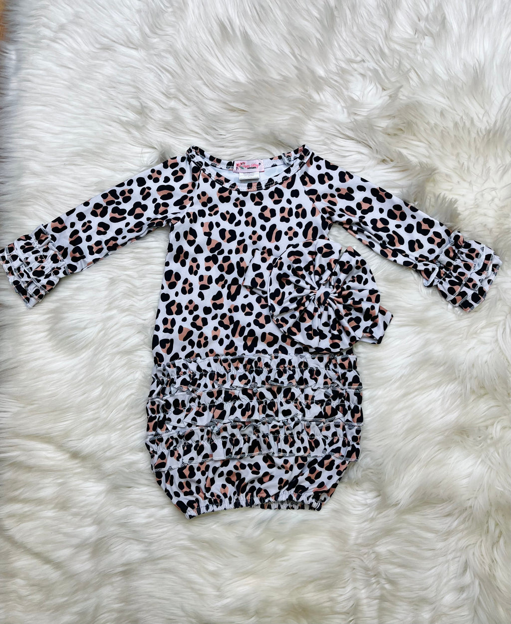 Girl’s Clover Cottage Cheetah Print Newborn Gown and Bow Set