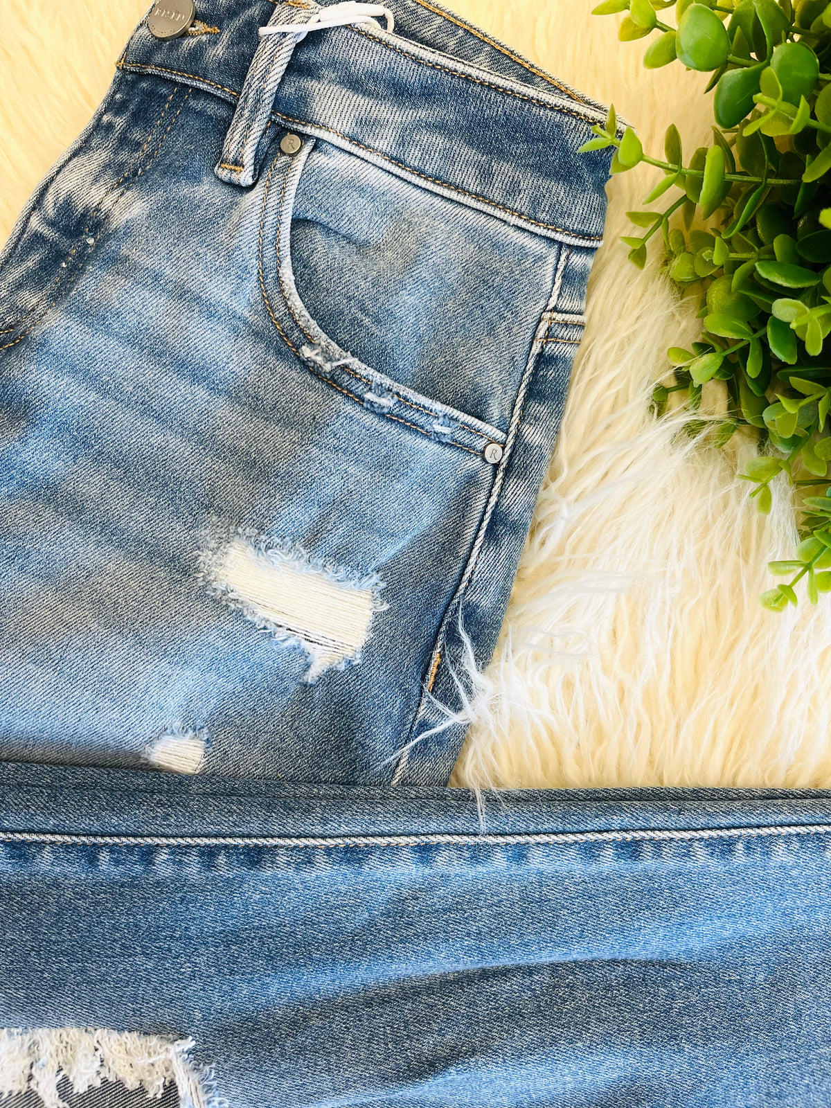 Women’s Risen High Rise Crop Barrel Distressed Jeans Style 1881