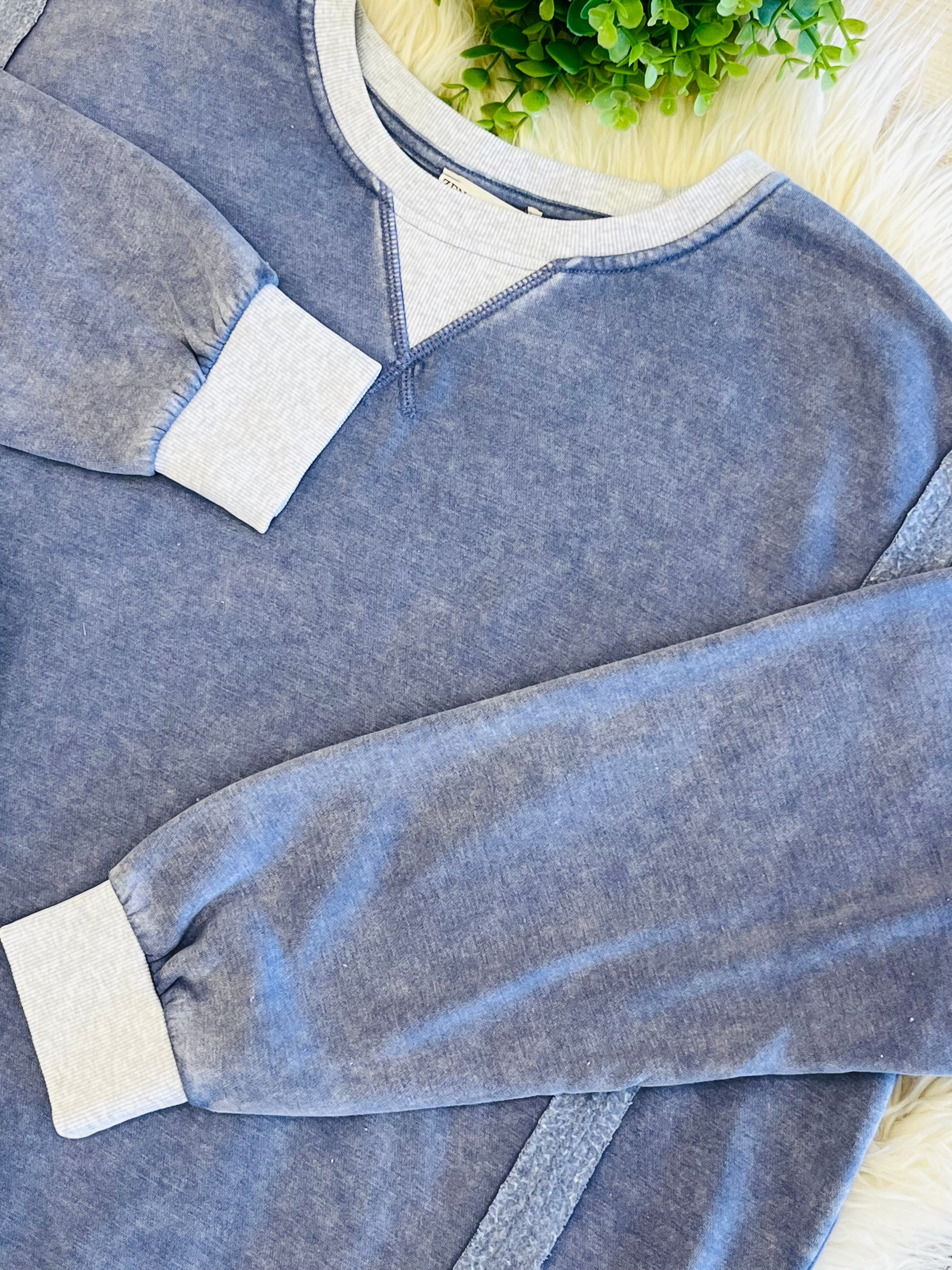 Women’s Curvy Zenana Washed Exposed Seam Sweatshirt In Blue