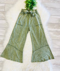 Women’s Zenana Exposed- Seam Flare Hem Pants With Pockets In Light Olive