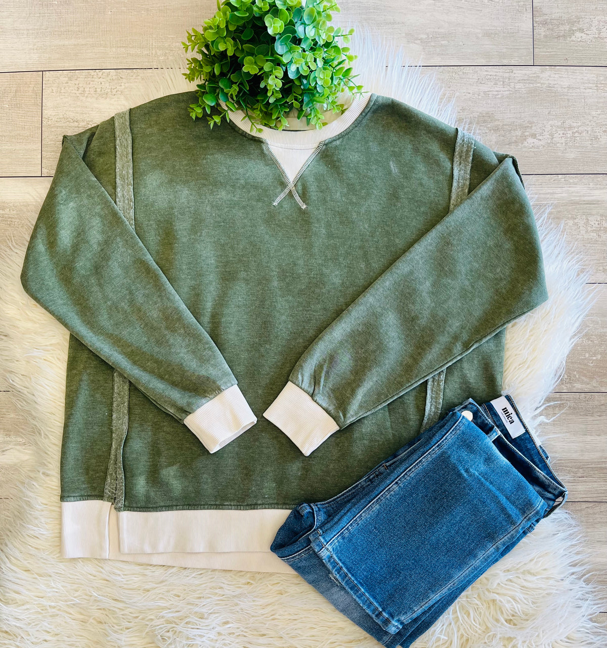 Women’s Zenana Washed Exposed Seam Sweatshirt In Olive Green