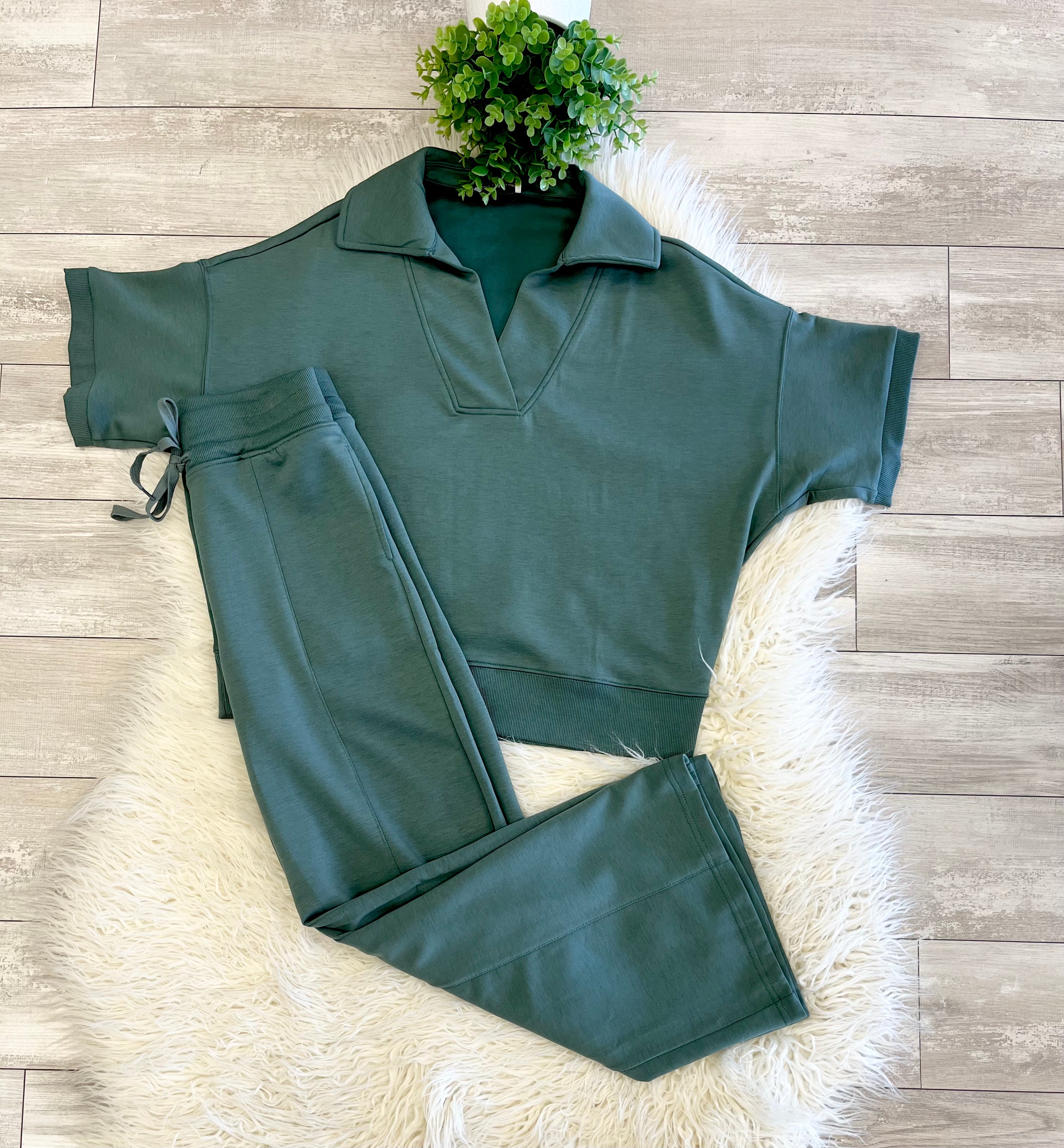 Women’s Zenana Short Sleeve Collared Scuba Set In Forest Green
