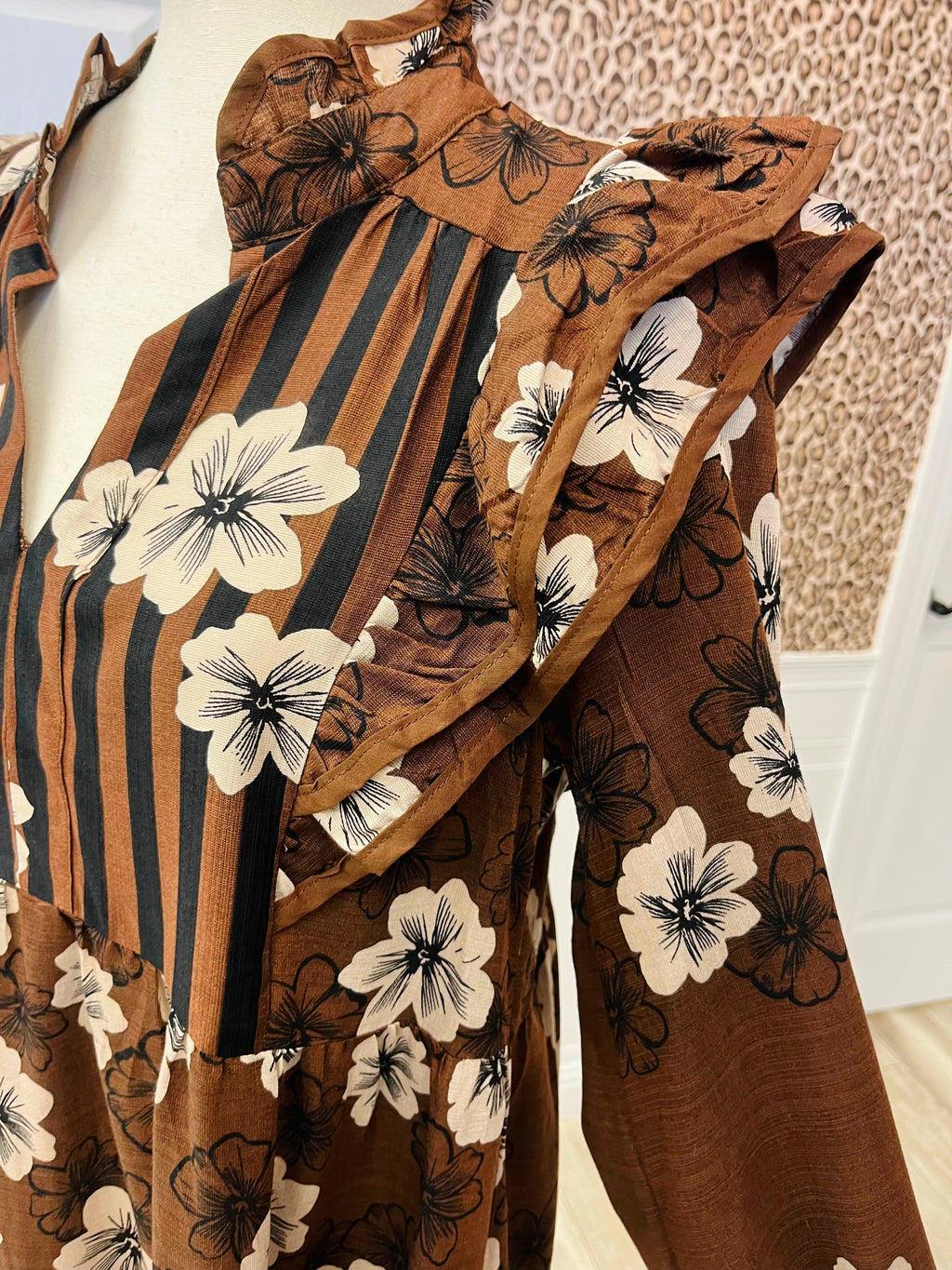 Women’s Umgee Brown Floral Ruffle Split Neck Dress