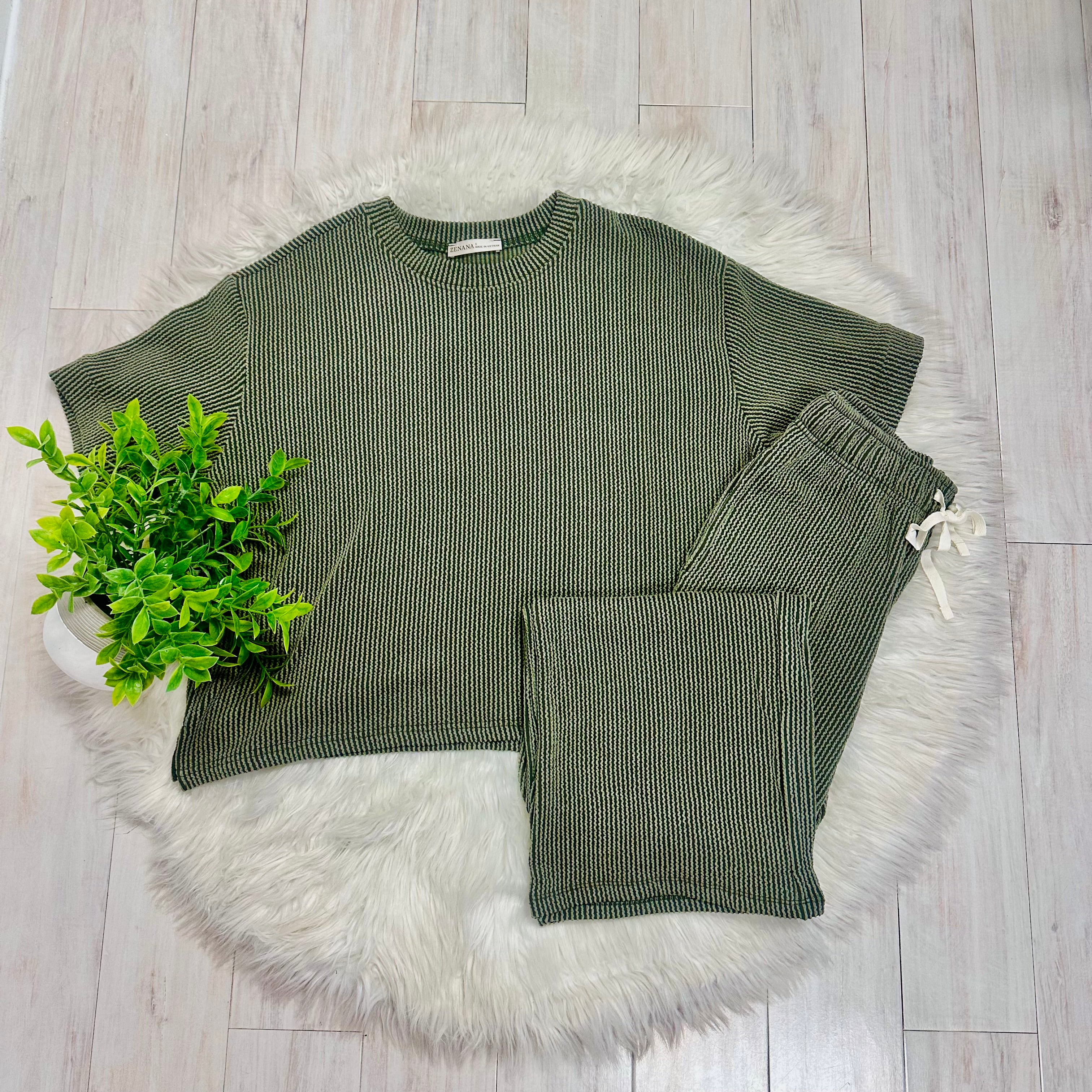 Women’s Ribbed Top and Drawstring Pant Set in Army Green