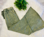 Women’s Zenana Exposed-Seam Flare Hem Pants With Pockets In Olive