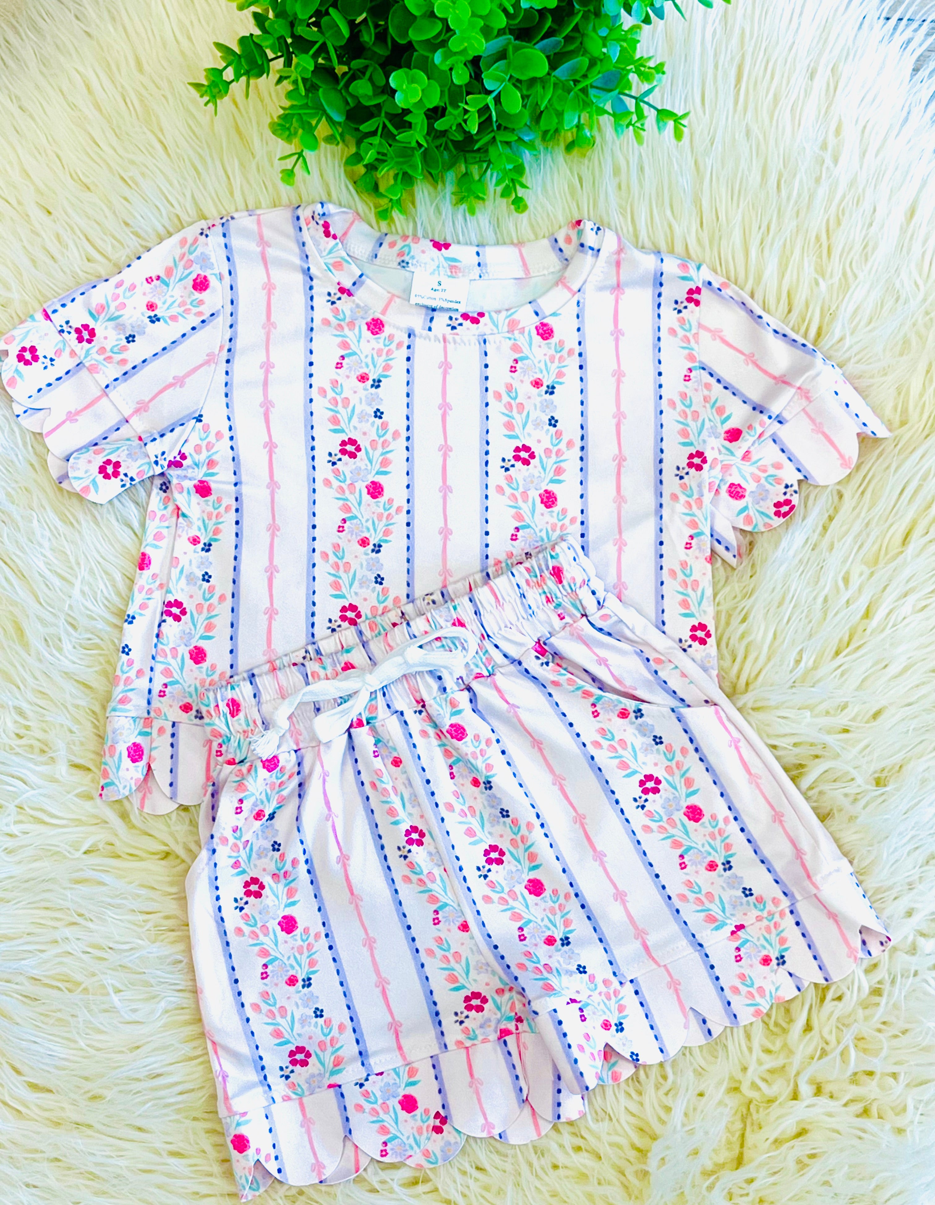 Girl’s Floral Scallop Two Piece Set