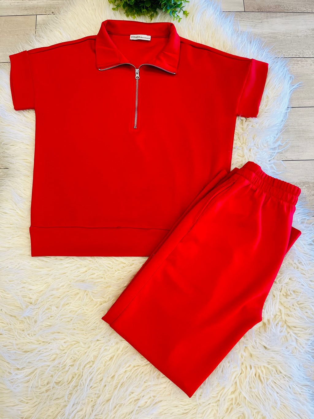 Women’s Ruby Red Scuba set
