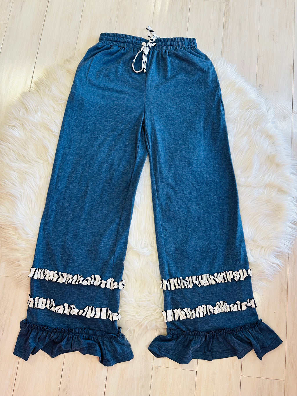 Women’s Evermmee navy striped Ruffle pant set
