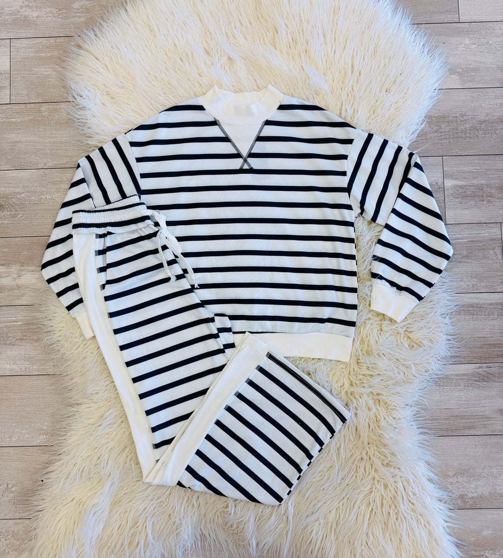 Women’s Evermmee Navy Stripe Mock neck Pant Set