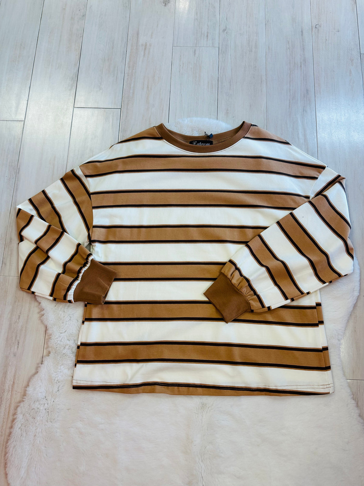 Women’s Evermmee brown and white striped pant set