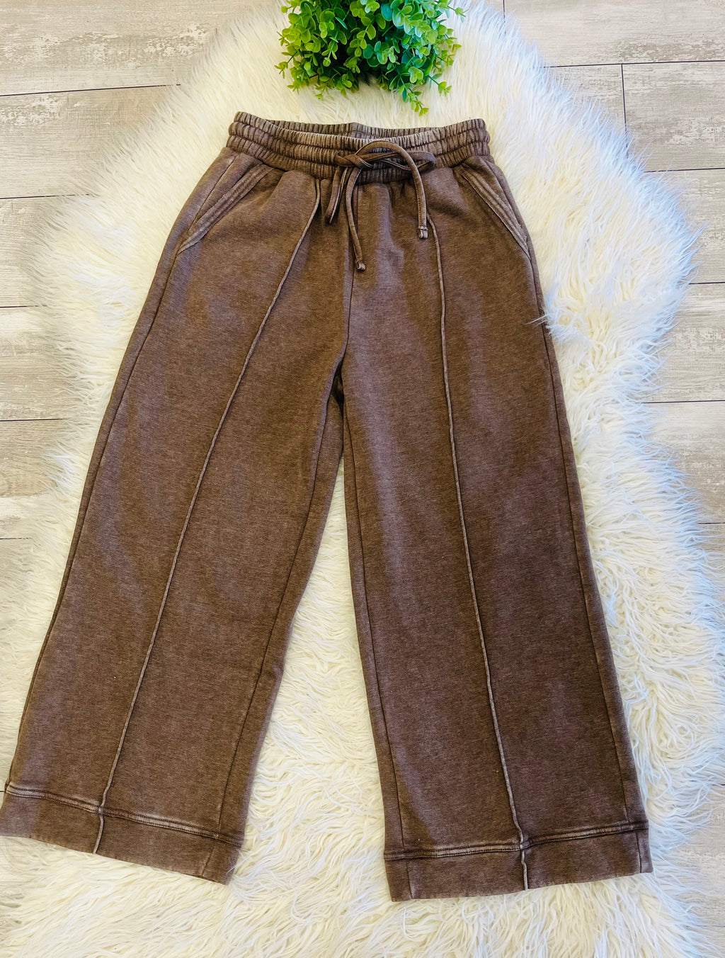 Women’s Zenana Cropped Wide Leg Comfy Mocha Acid Wash Pants - True to Size