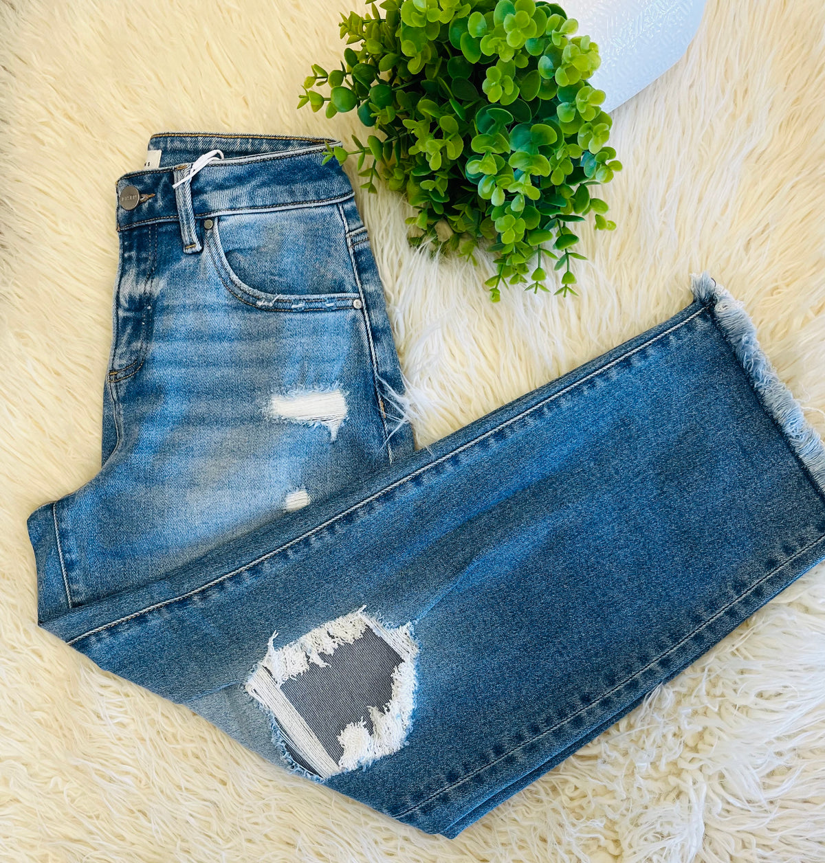Women’s Risen High Rise Crop Barrel Distressed Jeans Style 1881