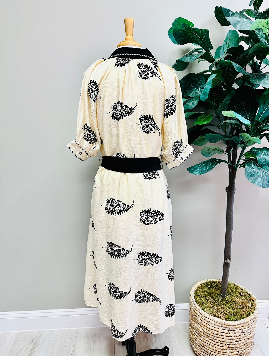Women’s Umgee Cream & Black Abstract Print Belted Dress